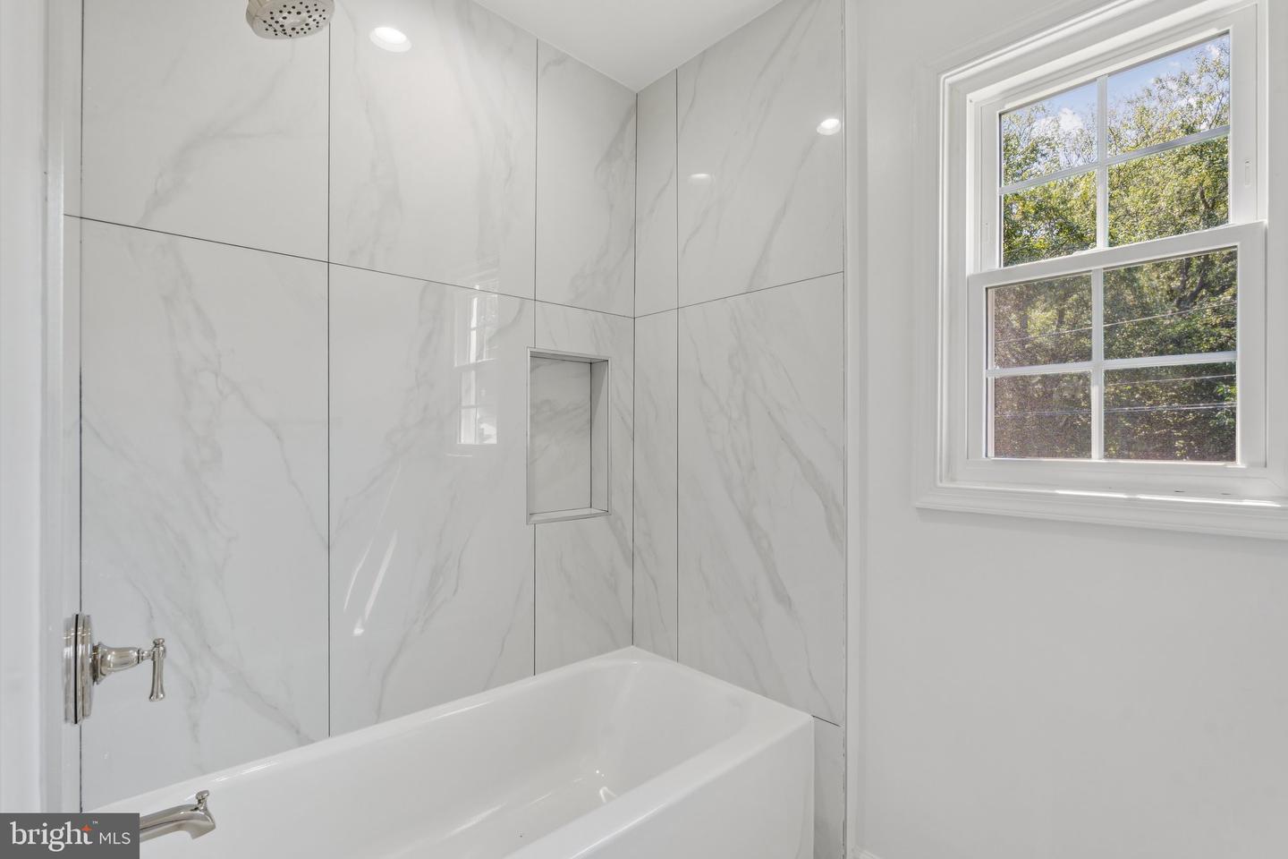 2827 ELLICOTT ST NW, WASHINGTON, District Of Columbia 20008, 5 Bedrooms Bedrooms, ,4 BathroomsBathrooms,Residential,For sale,2827 ELLICOTT ST NW,DCDC2210420 MLS # DCDC2210420