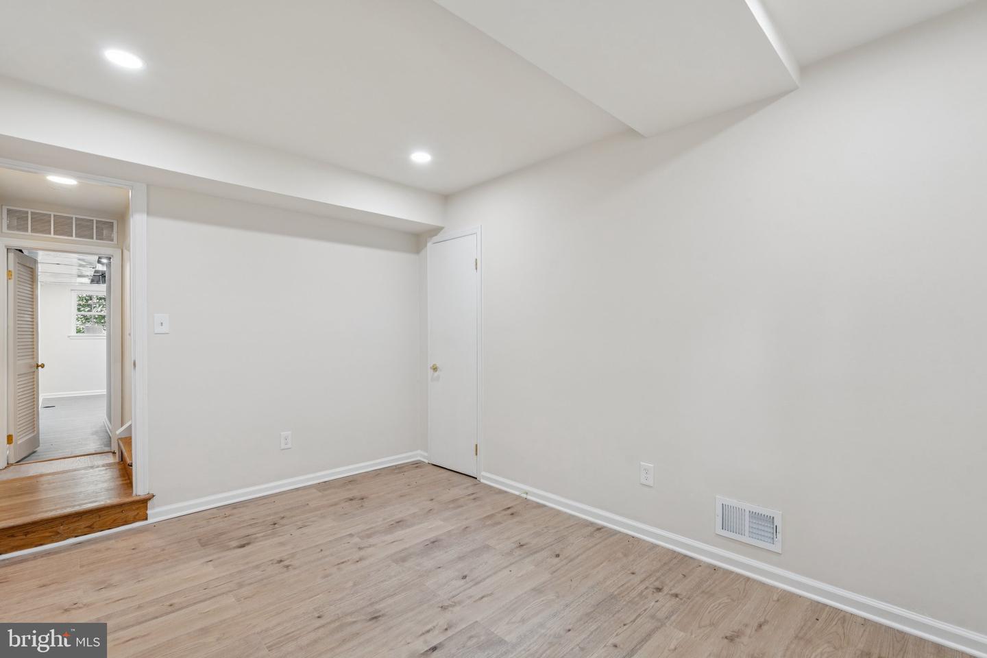 2827 ELLICOTT ST NW, WASHINGTON, District Of Columbia 20008, 5 Bedrooms Bedrooms, ,4 BathroomsBathrooms,Residential,For sale,2827 ELLICOTT ST NW,DCDC2210420 MLS # DCDC2210420