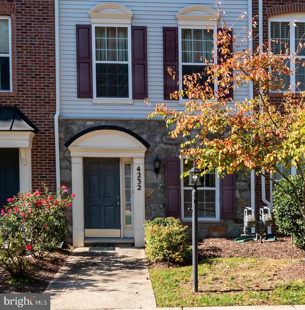 4232 POTOMAC HIGHLANDS CIR, TRIANGLE, Virginia 22172, 3 Bedrooms Bedrooms, ,3 BathroomsBathrooms,Residential,For sale,4232 POTOMAC HIGHLANDS CIR,VAPW2099934 MLS # VAPW2099934