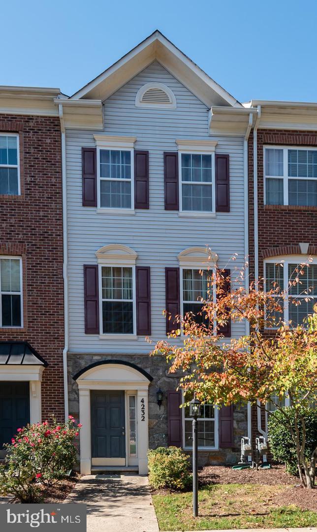 4232 POTOMAC HIGHLANDS CIR, TRIANGLE, Virginia 22172, 3 Bedrooms Bedrooms, ,3 BathroomsBathrooms,Residential,For sale,4232 POTOMAC HIGHLANDS CIR,VAPW2099934 MLS # VAPW2099934