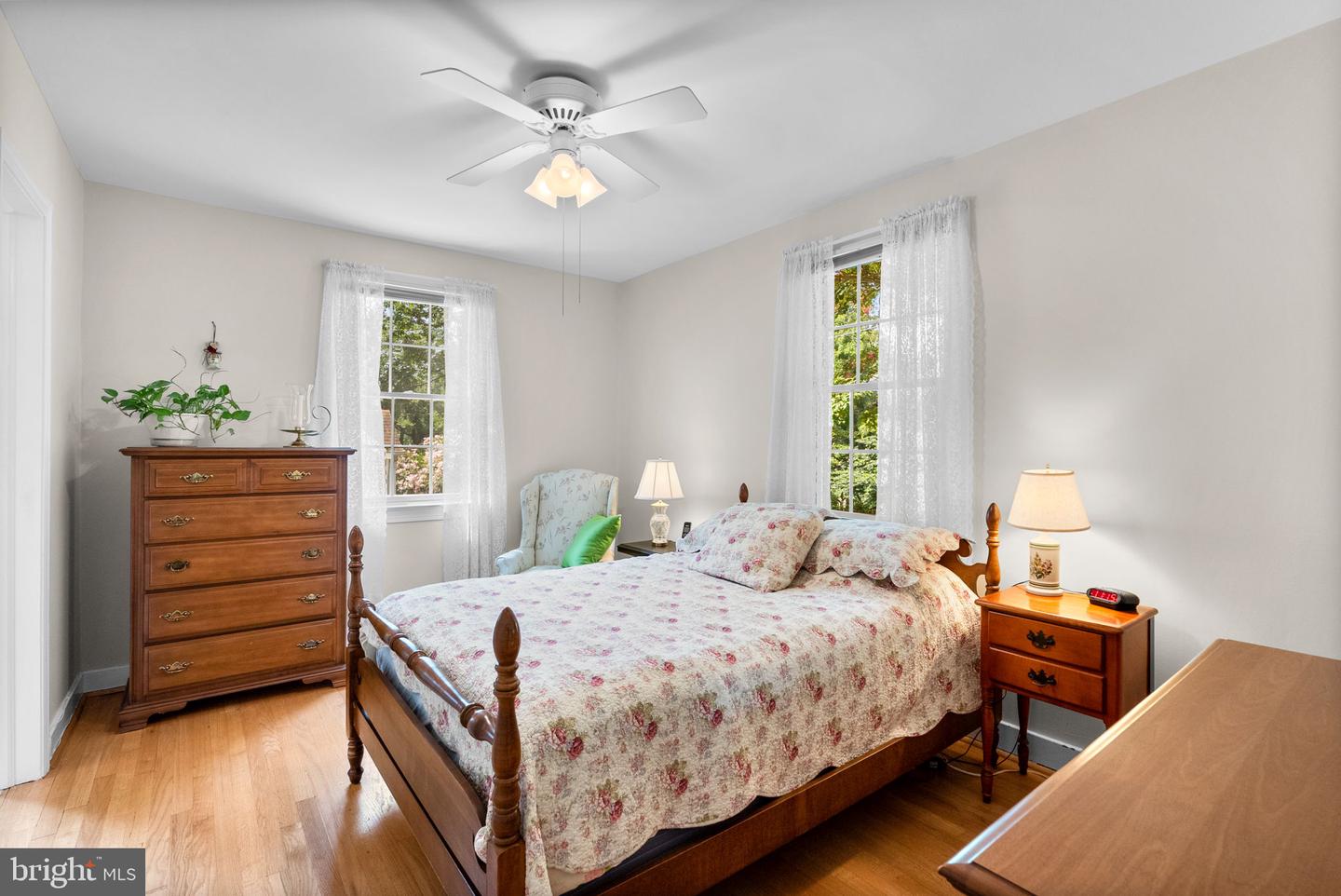 2835 W GEORGE MASON RD, FALLS CHURCH, Virginia 22042, 4 Bedrooms Bedrooms, ,2 BathroomsBathrooms,Residential,For sale,2835 W GEORGE MASON RD,VAFX2258576 MLS # VAFX2258576