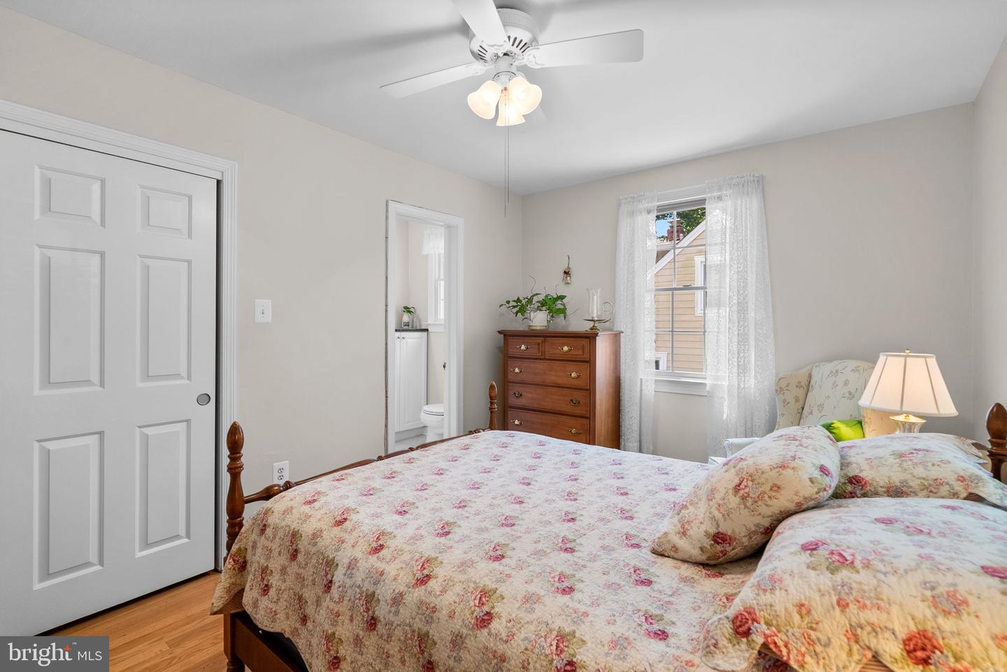 2835 W GEORGE MASON RD, FALLS CHURCH, Virginia 22042, 4 Bedrooms Bedrooms, ,2 BathroomsBathrooms,Residential,For sale,2835 W GEORGE MASON RD,VAFX2258576 MLS # VAFX2258576