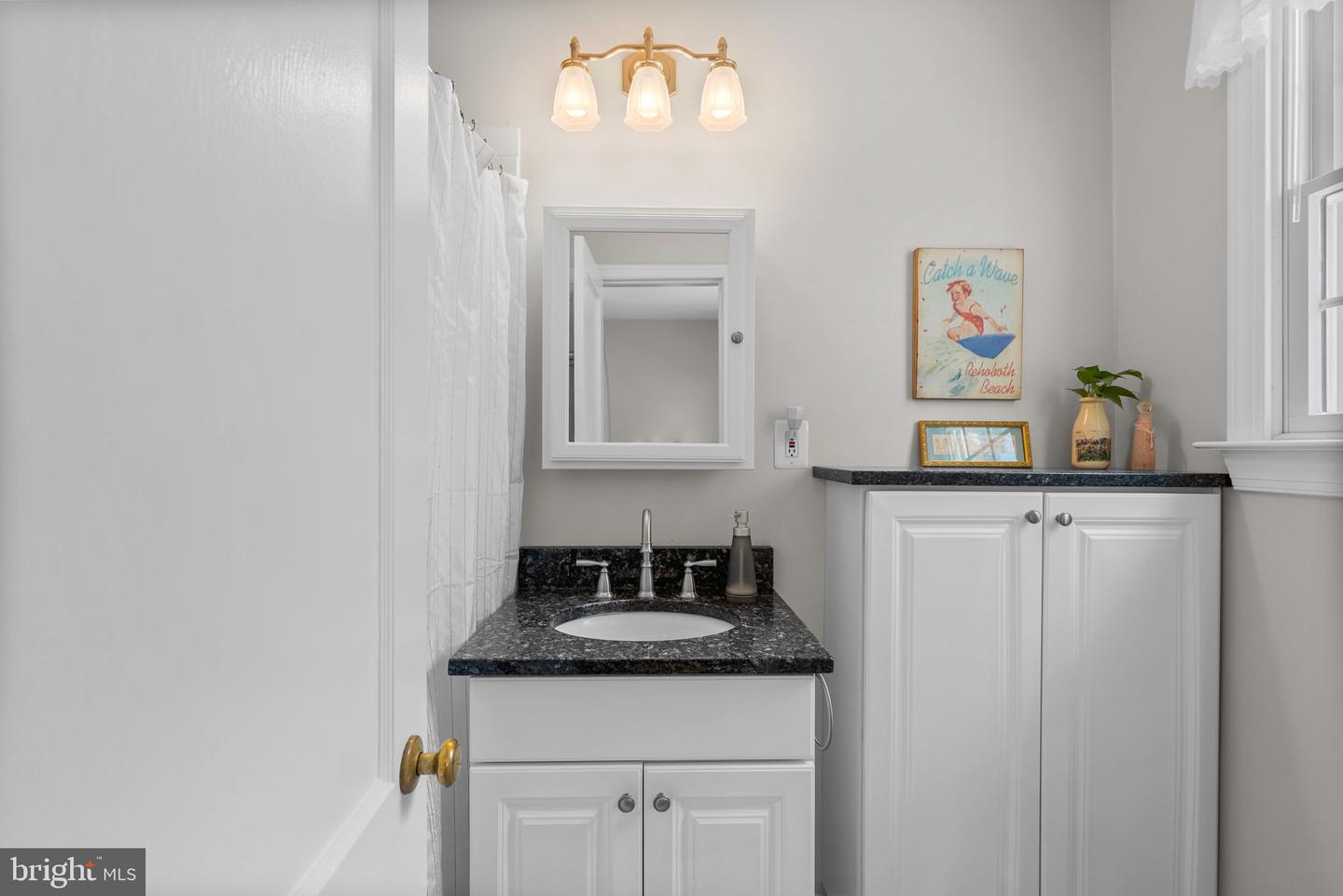 2835 W GEORGE MASON RD, FALLS CHURCH, Virginia 22042, 4 Bedrooms Bedrooms, ,2 BathroomsBathrooms,Residential,For sale,2835 W GEORGE MASON RD,VAFX2258576 MLS # VAFX2258576