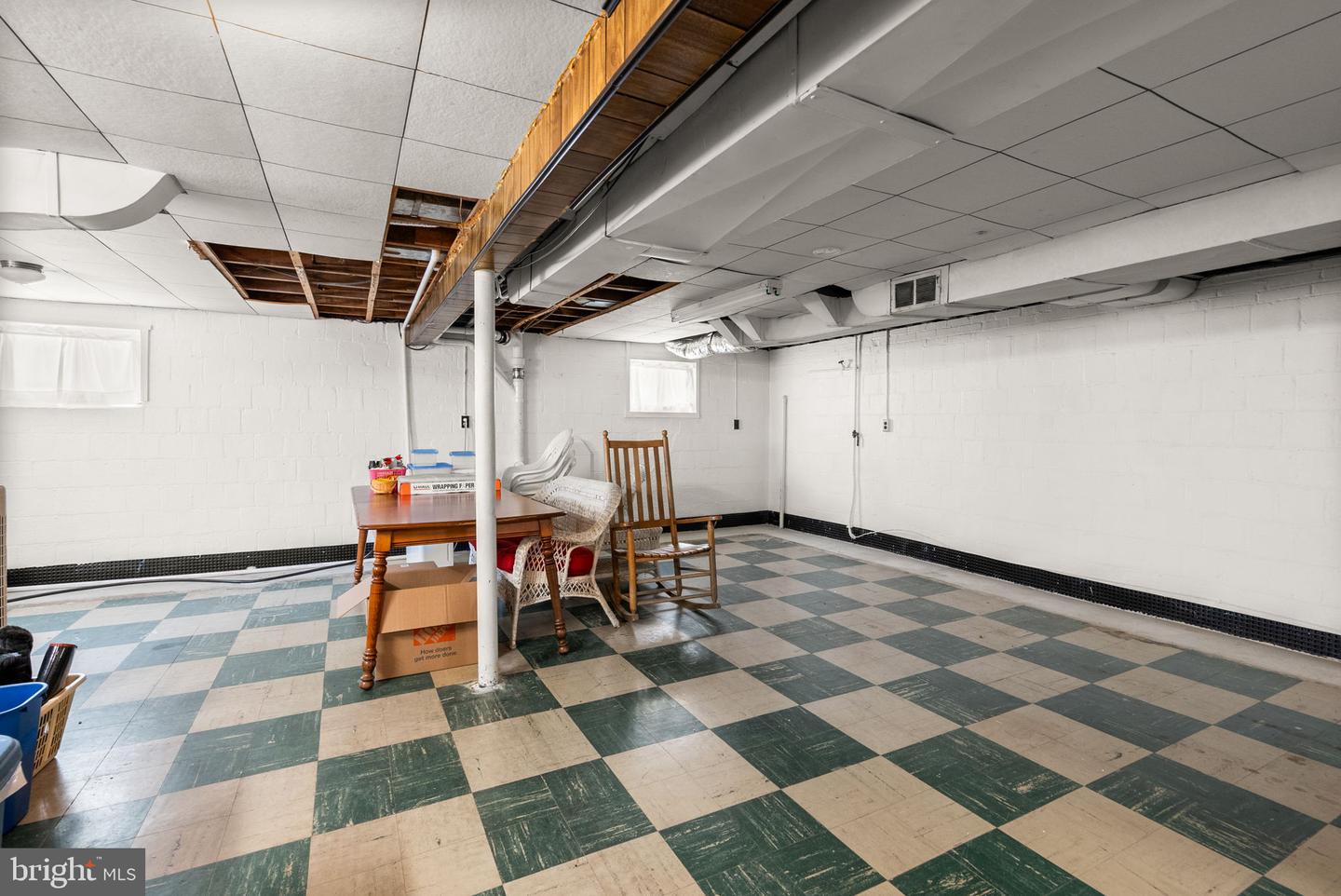 2835 W GEORGE MASON RD, FALLS CHURCH, Virginia 22042, 4 Bedrooms Bedrooms, ,2 BathroomsBathrooms,Residential,For sale,2835 W GEORGE MASON RD,VAFX2258576 MLS # VAFX2258576