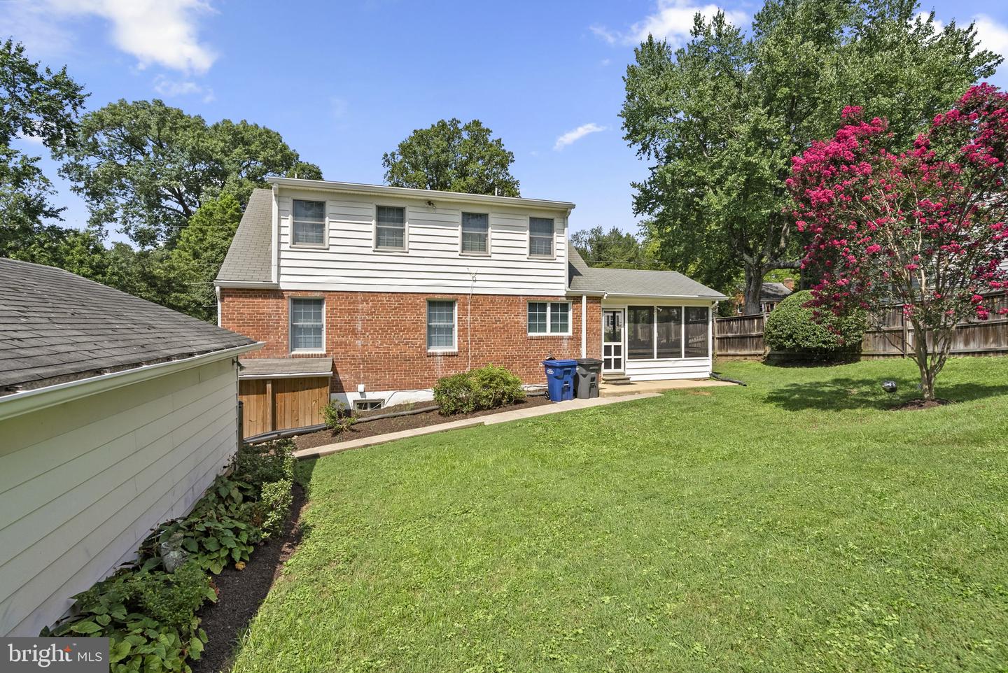 2835 W GEORGE MASON RD, FALLS CHURCH, Virginia 22042, 4 Bedrooms Bedrooms, ,2 BathroomsBathrooms,Residential,For sale,2835 W GEORGE MASON RD,VAFX2258576 MLS # VAFX2258576