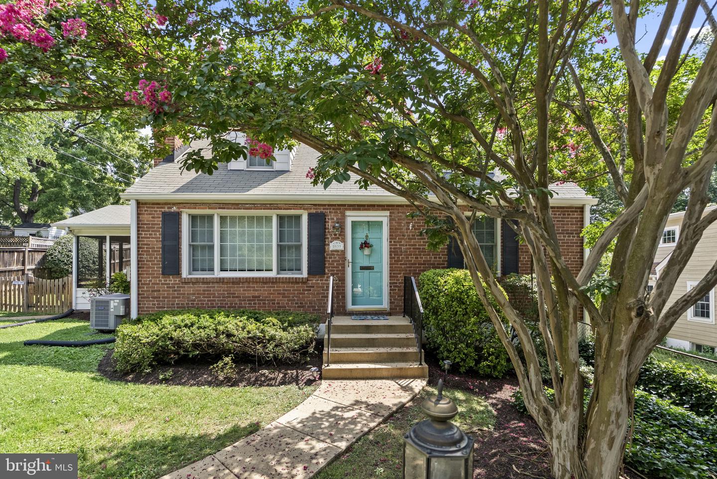 2835 W GEORGE MASON RD, FALLS CHURCH, Virginia 22042, 4 Bedrooms Bedrooms, ,2 BathroomsBathrooms,Residential,For sale,2835 W GEORGE MASON RD,VAFX2258576 MLS # VAFX2258576