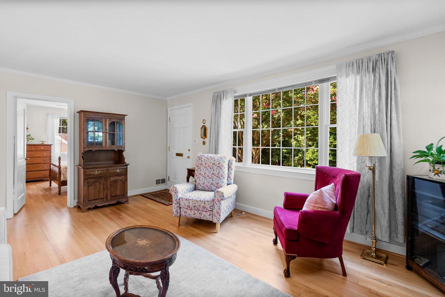 2835 W GEORGE MASON RD, FALLS CHURCH, Virginia 22042, 4 Bedrooms Bedrooms, ,2 BathroomsBathrooms,Residential,For sale,2835 W GEORGE MASON RD,VAFX2258576 MLS # VAFX2258576