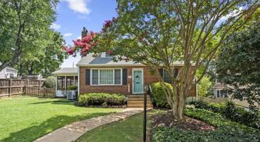 2835 W GEORGE MASON RD, FALLS CHURCH, Virginia 22042, 4 Bedrooms Bedrooms, ,2 BathroomsBathrooms,Residential,For sale,2835 W GEORGE MASON RD,VAFX2258576 MLS # VAFX2258576
