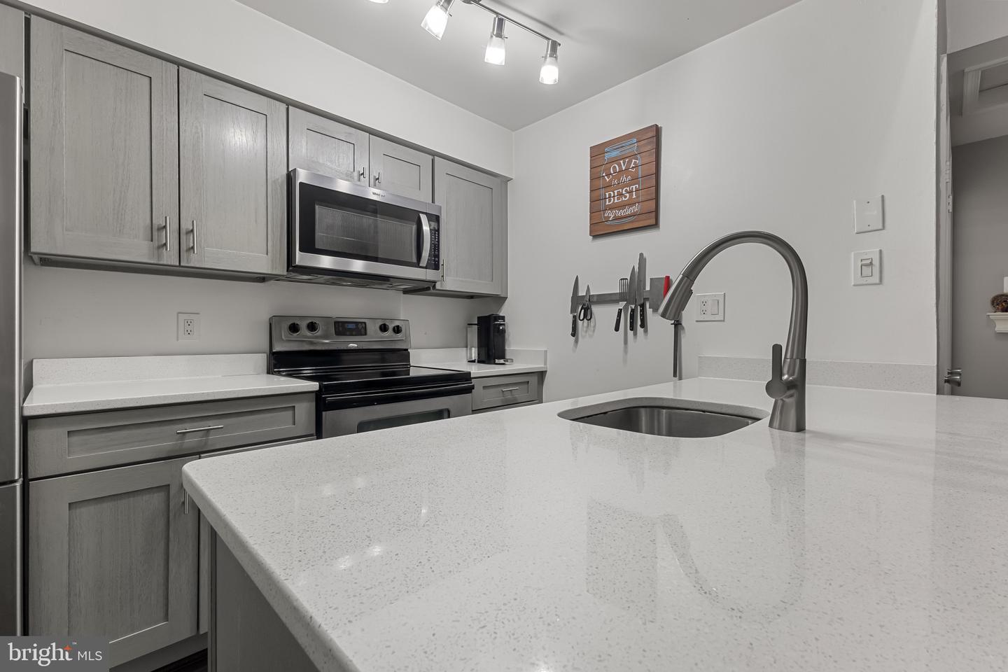 8639 BEEKMAN PL #39D, ALEXANDRIA, Virginia 22309, 1 Bedroom Bedrooms, ,1 BathroomBathrooms,Residential,For sale,8639 BEEKMAN PL #39D,VAFX2258634 MLS # VAFX2258634