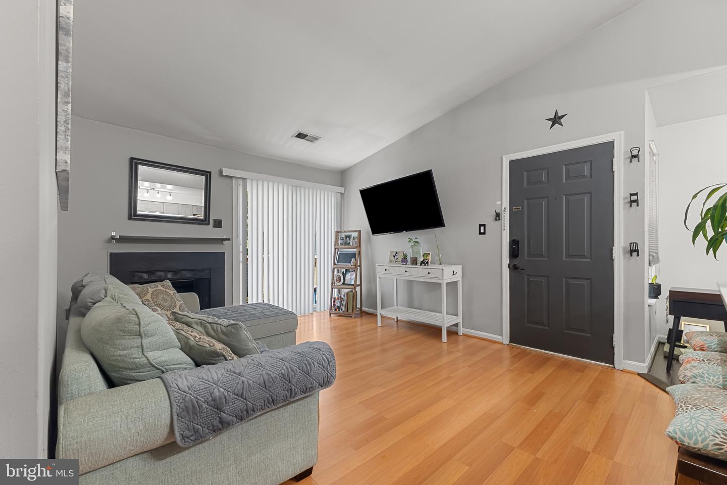 8639 BEEKMAN PL #39D, ALEXANDRIA, Virginia 22309, 1 Bedroom Bedrooms, ,1 BathroomBathrooms,Residential,For sale,8639 BEEKMAN PL #39D,VAFX2258634 MLS # VAFX2258634