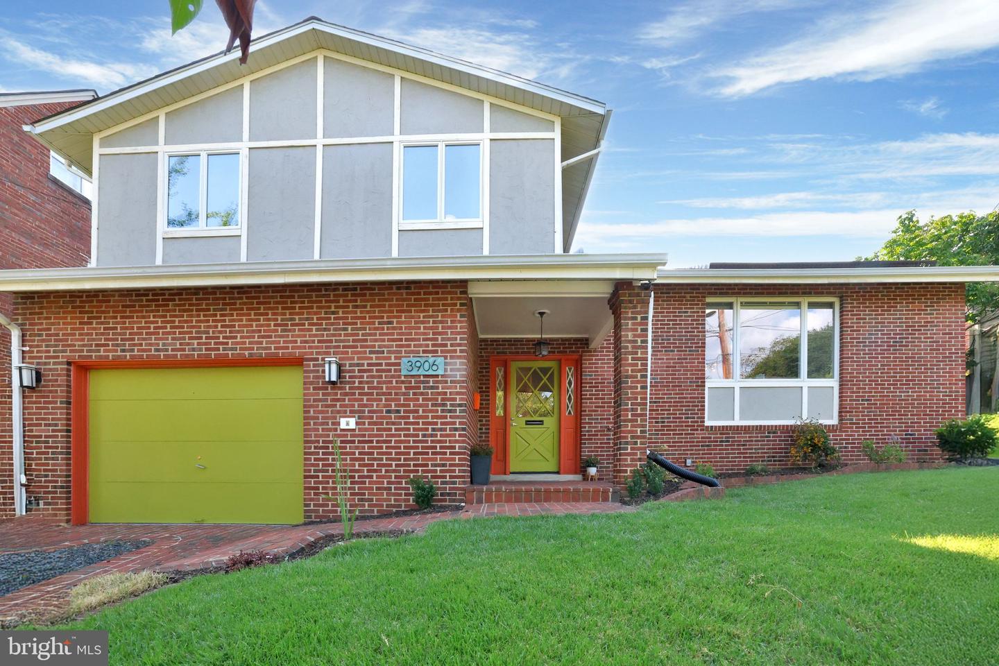 3906 17TH PL NE, WASHINGTON, District Of Columbia 20018, 4 Bedrooms Bedrooms, ,3 BathroomsBathrooms,Residential,For sale,3906 17TH PL NE,DCDC2213348 MLS # DCDC2213348