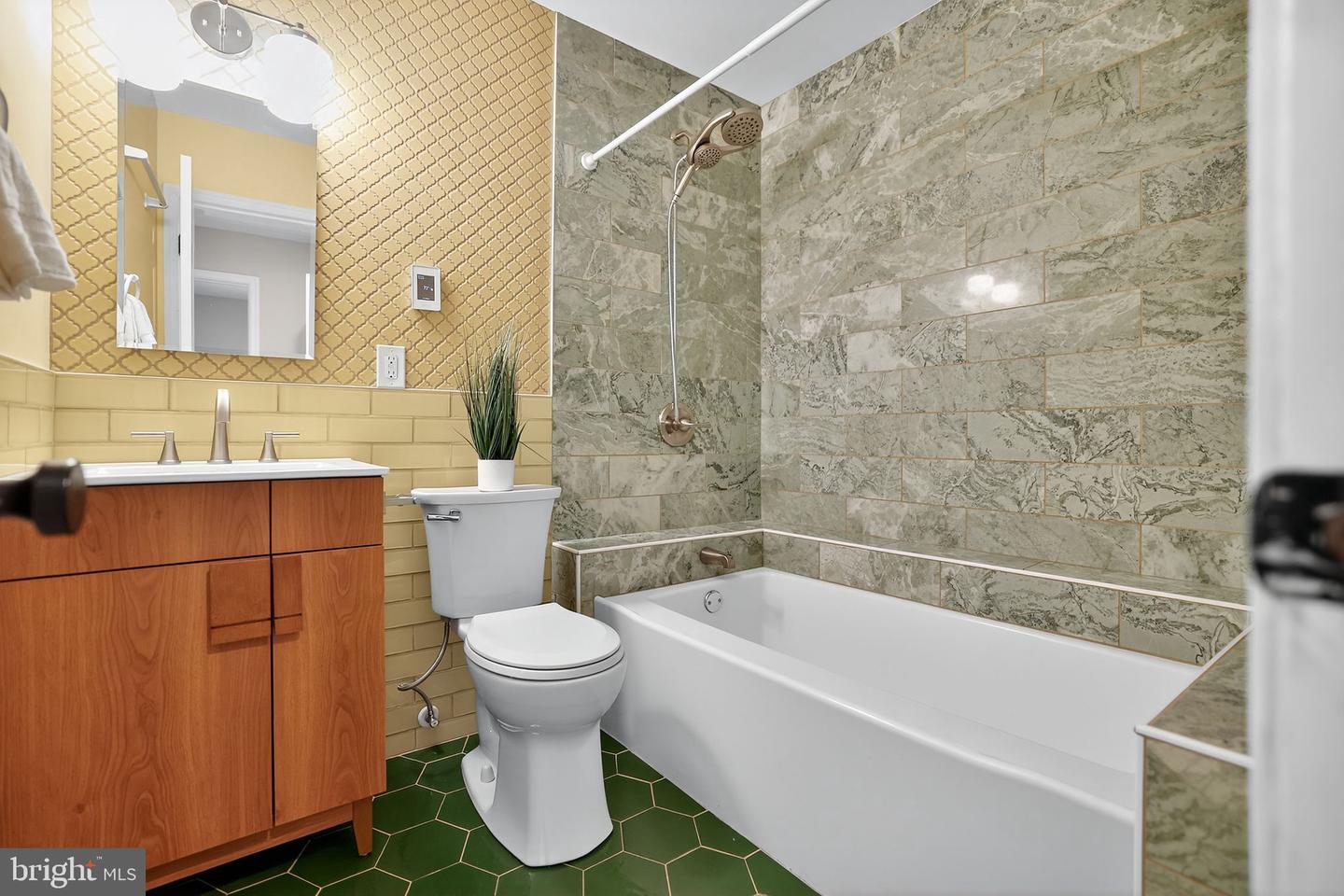 3906 17TH PL NE, WASHINGTON, District Of Columbia 20018, 4 Bedrooms Bedrooms, ,3 BathroomsBathrooms,Residential,For sale,3906 17TH PL NE,DCDC2213348 MLS # DCDC2213348