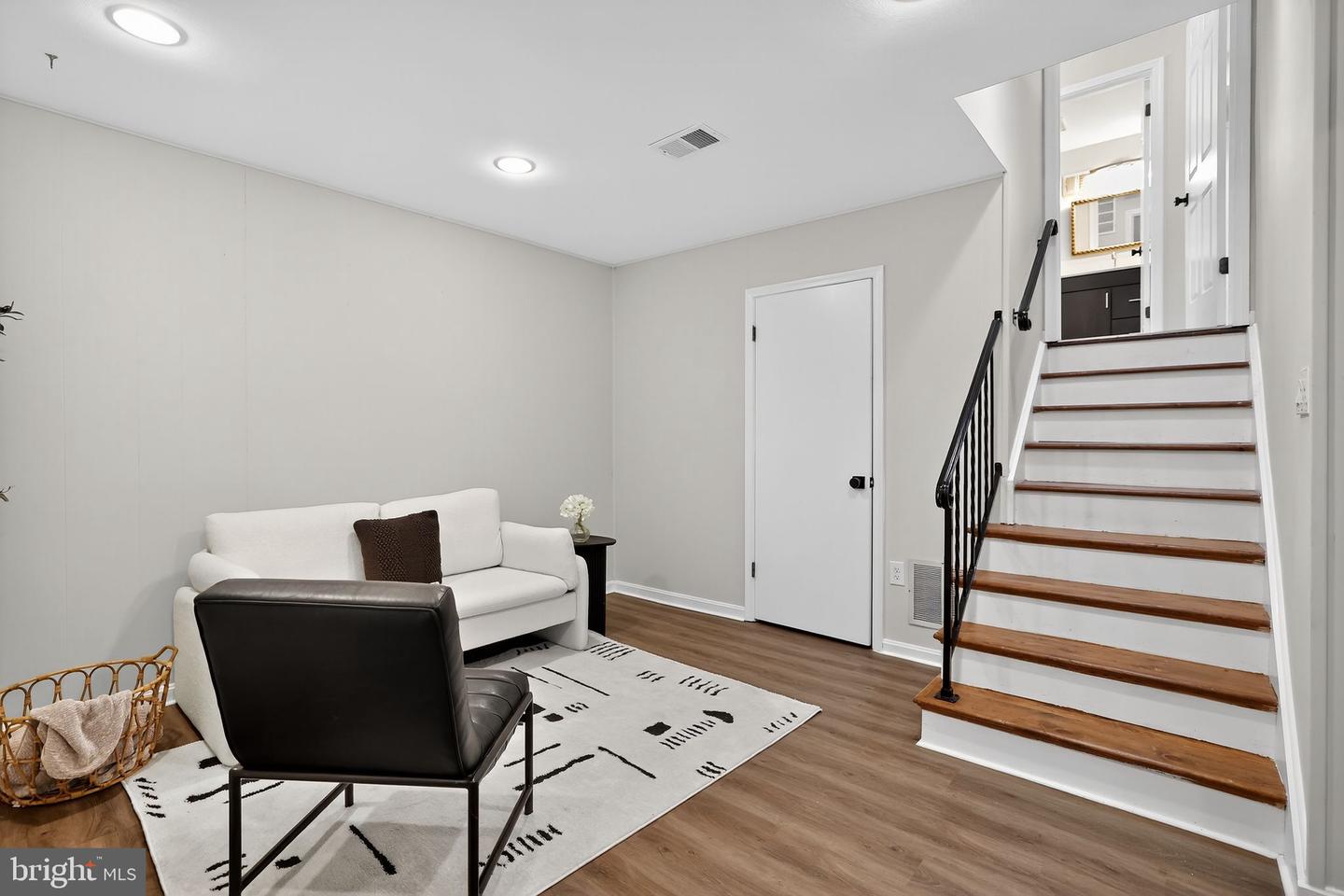 3906 17TH PL NE, WASHINGTON, District Of Columbia 20018, 4 Bedrooms Bedrooms, ,3 BathroomsBathrooms,Residential,For sale,3906 17TH PL NE,DCDC2213348 MLS # DCDC2213348