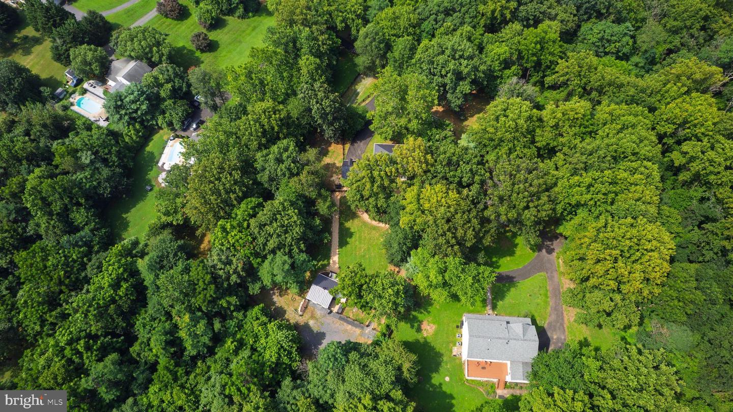 35330 SCOTLAND HEIGHTS RD, ROUND HILL, Virginia 20141, 5 Bedrooms Bedrooms, ,3 BathroomsBathrooms,Residential,For sale,35330 SCOTLAND HEIGHTS RD,VALO2103880 MLS # VALO2103880