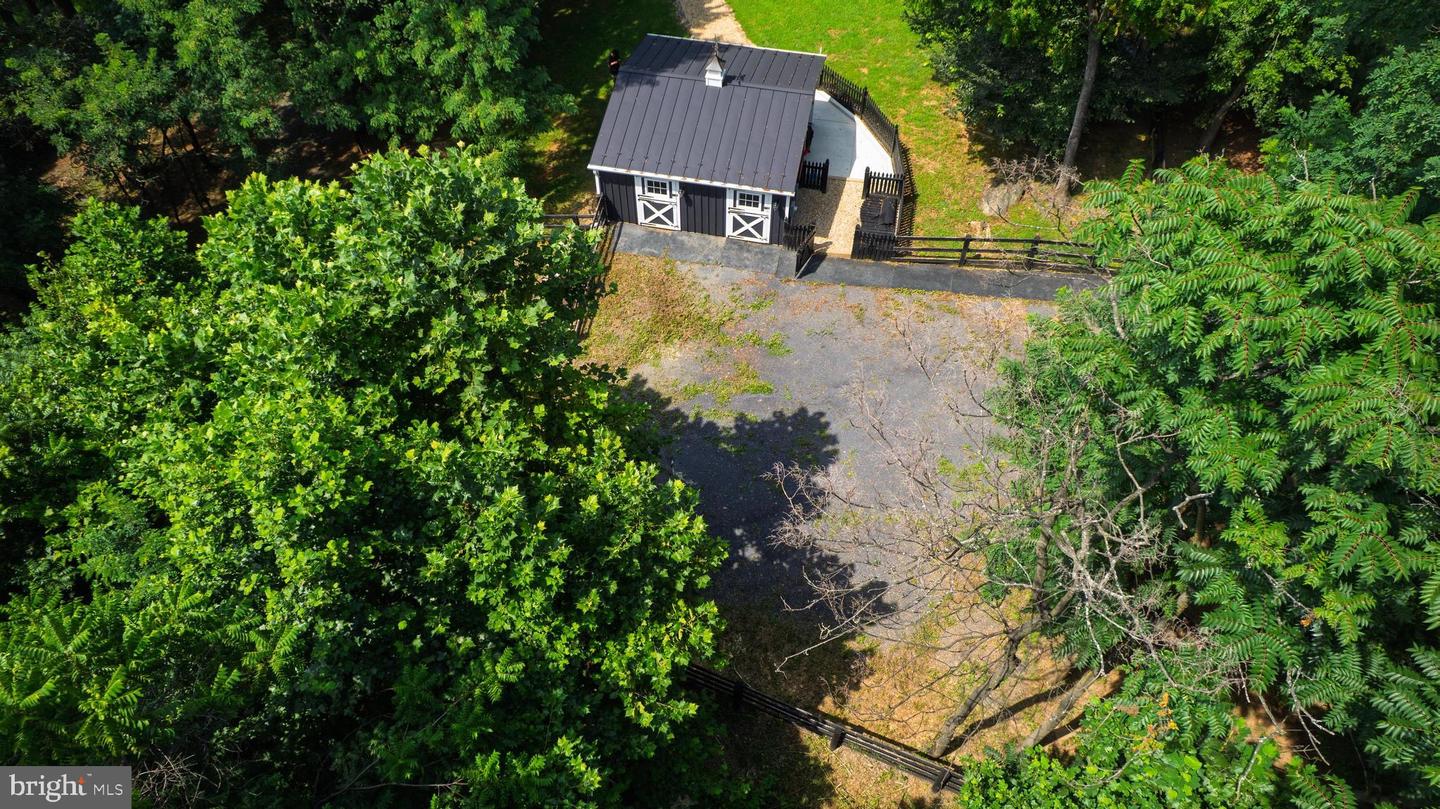 35330 SCOTLAND HEIGHTS RD, ROUND HILL, Virginia 20141, 5 Bedrooms Bedrooms, ,3 BathroomsBathrooms,Residential,For sale,35330 SCOTLAND HEIGHTS RD,VALO2103880 MLS # VALO2103880