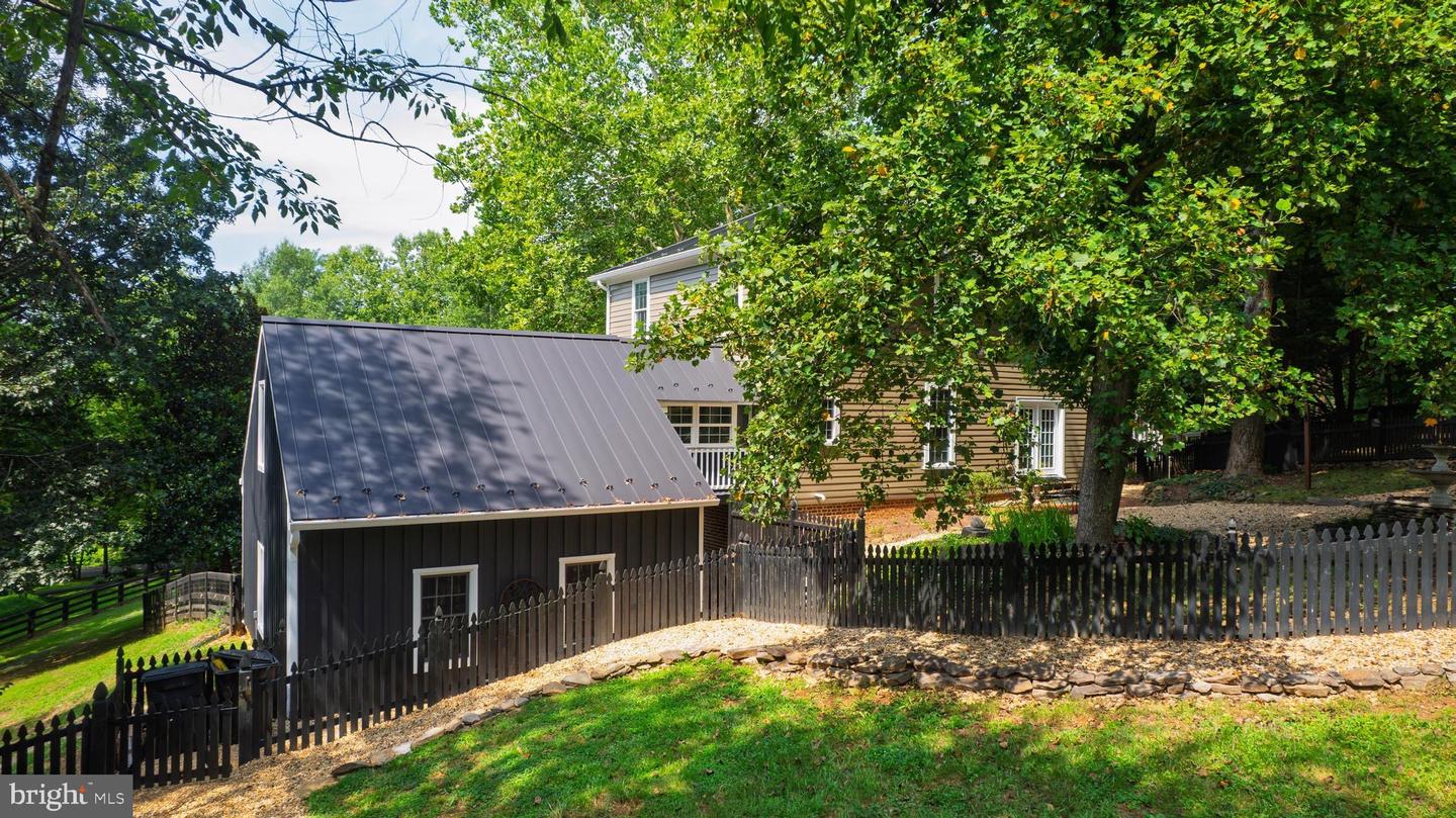 35330 SCOTLAND HEIGHTS RD, ROUND HILL, Virginia 20141, 5 Bedrooms Bedrooms, ,3 BathroomsBathrooms,Residential,For sale,35330 SCOTLAND HEIGHTS RD,VALO2103880 MLS # VALO2103880