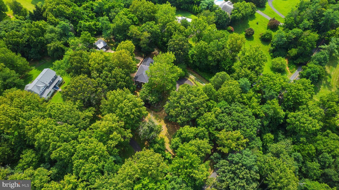 35330 SCOTLAND HEIGHTS RD, ROUND HILL, Virginia 20141, 5 Bedrooms Bedrooms, ,3 BathroomsBathrooms,Residential,For sale,35330 SCOTLAND HEIGHTS RD,VALO2103880 MLS # VALO2103880