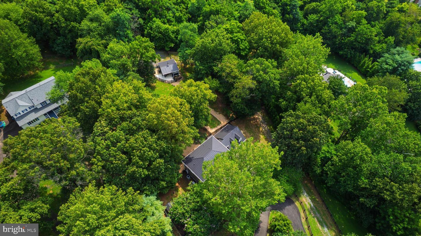 35330 SCOTLAND HEIGHTS RD, ROUND HILL, Virginia 20141, 5 Bedrooms Bedrooms, ,3 BathroomsBathrooms,Residential,For sale,35330 SCOTLAND HEIGHTS RD,VALO2103880 MLS # VALO2103880