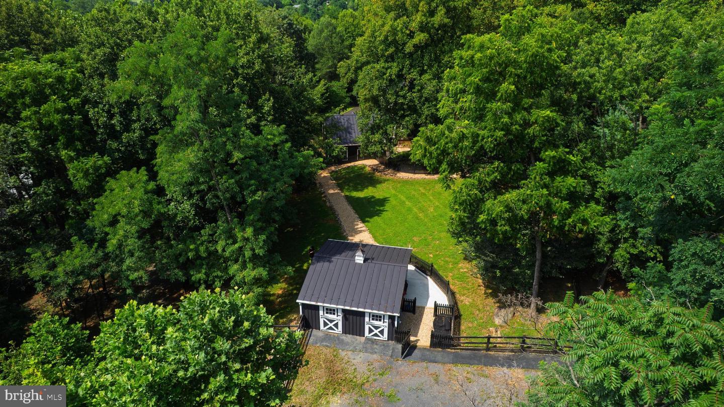 35330 SCOTLAND HEIGHTS RD, ROUND HILL, Virginia 20141, 5 Bedrooms Bedrooms, ,3 BathroomsBathrooms,Residential,For sale,35330 SCOTLAND HEIGHTS RD,VALO2103880 MLS # VALO2103880