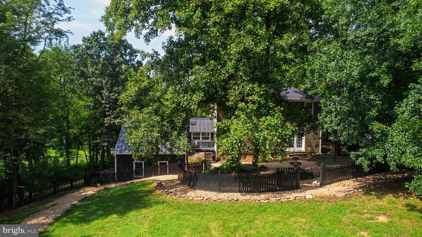 35330 SCOTLAND HEIGHTS RD, ROUND HILL, Virginia 20141, 5 Bedrooms Bedrooms, ,3 BathroomsBathrooms,Residential,For sale,35330 SCOTLAND HEIGHTS RD,VALO2103880 MLS # VALO2103880