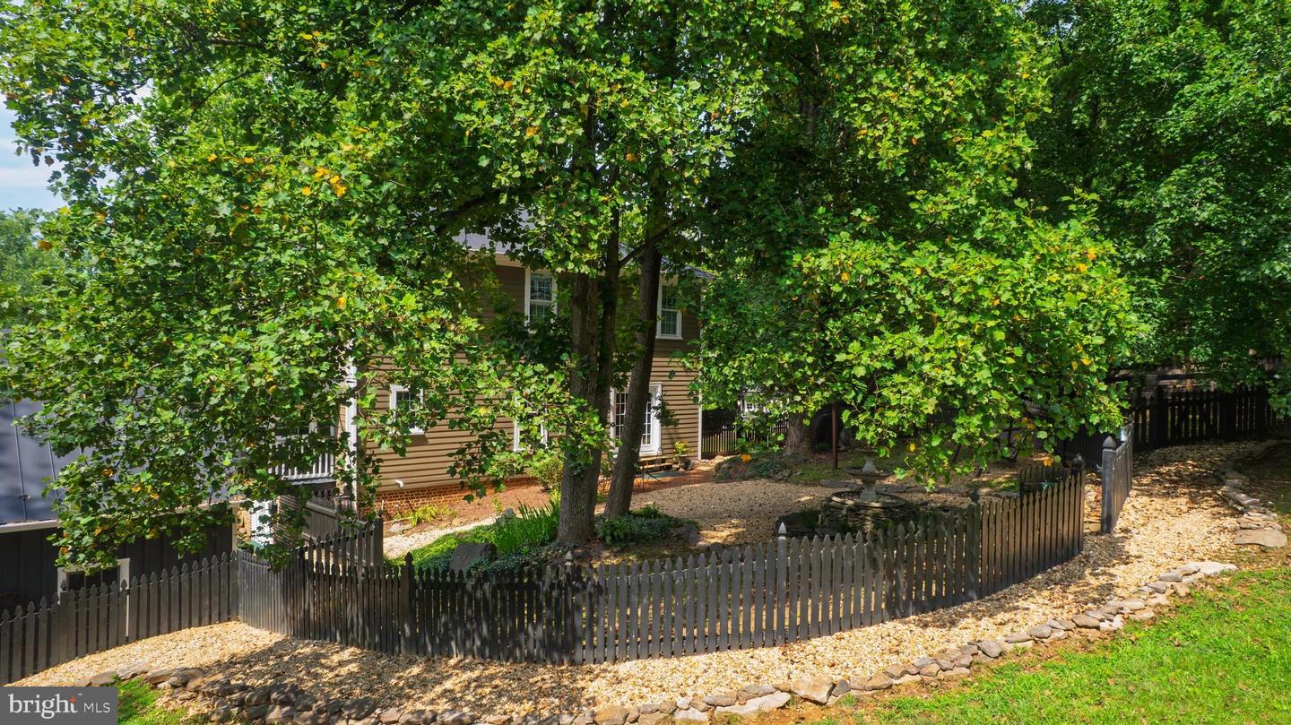 35330 SCOTLAND HEIGHTS RD, ROUND HILL, Virginia 20141, 5 Bedrooms Bedrooms, ,3 BathroomsBathrooms,Residential,For sale,35330 SCOTLAND HEIGHTS RD,VALO2103880 MLS # VALO2103880
