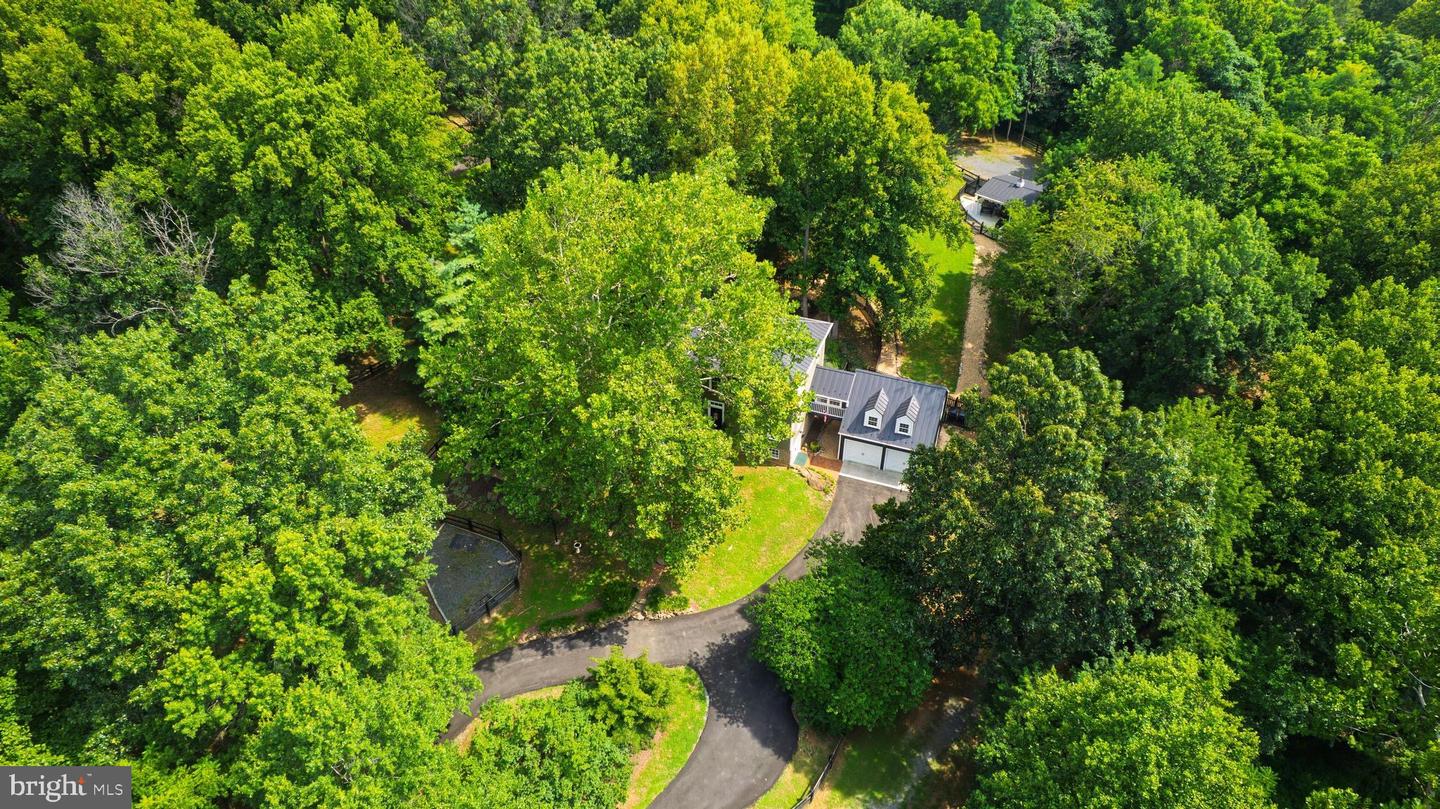 35330 SCOTLAND HEIGHTS RD, ROUND HILL, Virginia 20141, 5 Bedrooms Bedrooms, ,3 BathroomsBathrooms,Residential,For sale,35330 SCOTLAND HEIGHTS RD,VALO2103880 MLS # VALO2103880