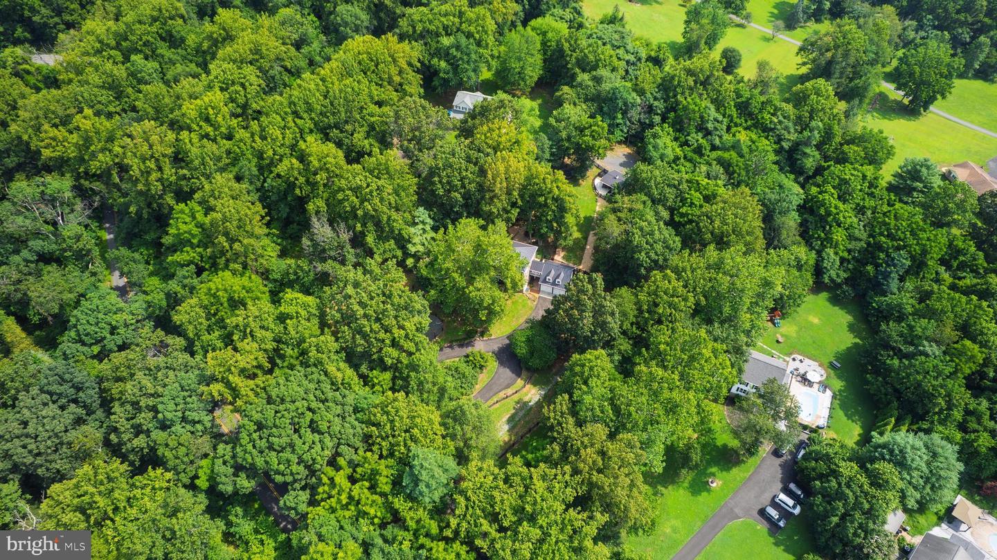 35330 SCOTLAND HEIGHTS RD, ROUND HILL, Virginia 20141, 5 Bedrooms Bedrooms, ,3 BathroomsBathrooms,Residential,For sale,35330 SCOTLAND HEIGHTS RD,VALO2103880 MLS # VALO2103880