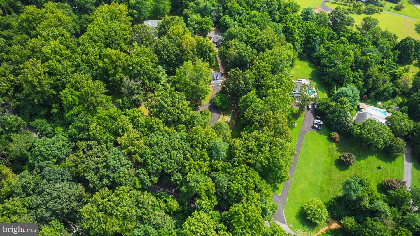 35330 SCOTLAND HEIGHTS RD, ROUND HILL, Virginia 20141, 5 Bedrooms Bedrooms, ,3 BathroomsBathrooms,Residential,For sale,35330 SCOTLAND HEIGHTS RD,VALO2103880 MLS # VALO2103880