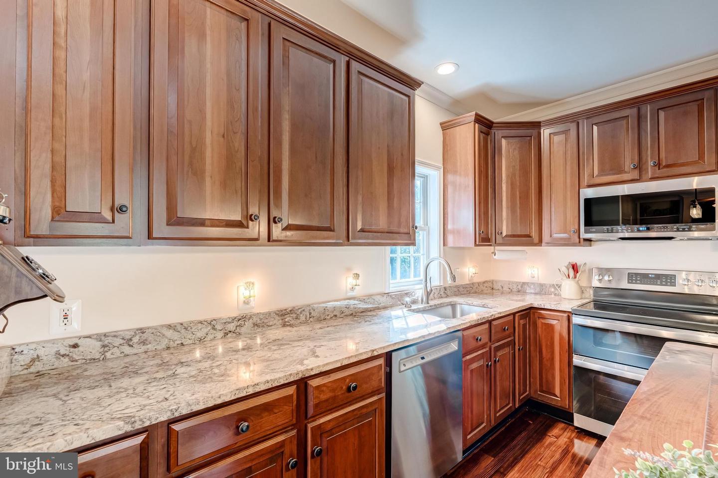 35330 SCOTLAND HEIGHTS RD, ROUND HILL, Virginia 20141, 5 Bedrooms Bedrooms, ,3 BathroomsBathrooms,Residential,For sale,35330 SCOTLAND HEIGHTS RD,VALO2103880 MLS # VALO2103880