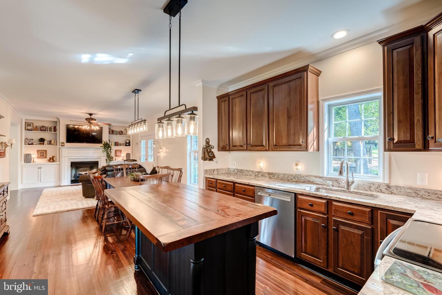 35330 SCOTLAND HEIGHTS RD, ROUND HILL, Virginia 20141, 5 Bedrooms Bedrooms, ,3 BathroomsBathrooms,Residential,For sale,35330 SCOTLAND HEIGHTS RD,VALO2103880 MLS # VALO2103880
