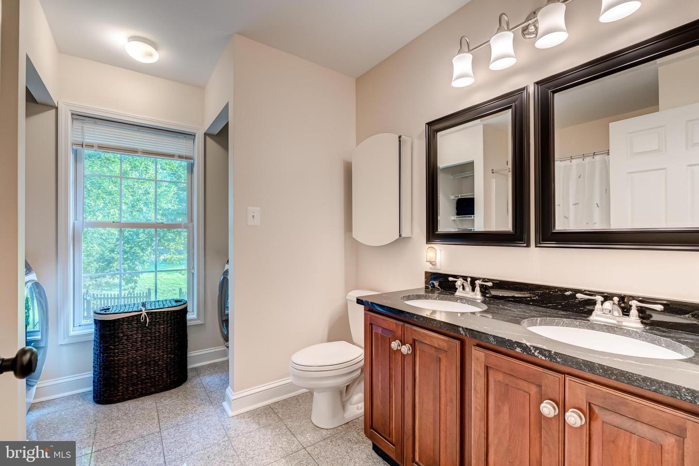 35330 SCOTLAND HEIGHTS RD, ROUND HILL, Virginia 20141, 5 Bedrooms Bedrooms, ,3 BathroomsBathrooms,Residential,For sale,35330 SCOTLAND HEIGHTS RD,VALO2103880 MLS # VALO2103880