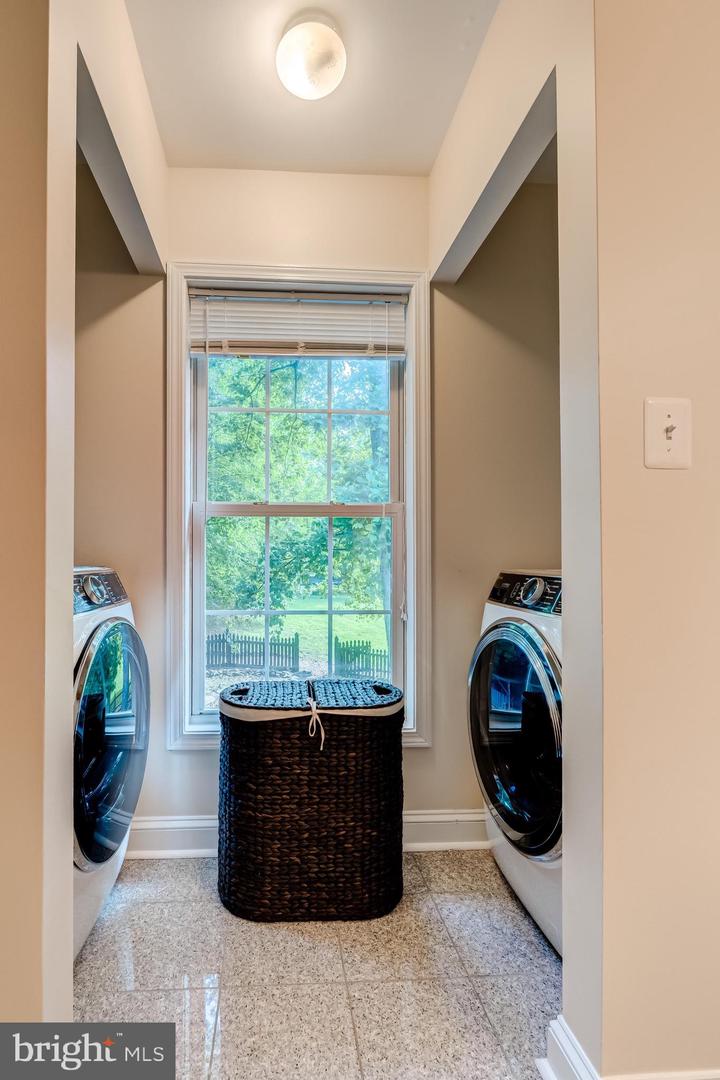 35330 SCOTLAND HEIGHTS RD, ROUND HILL, Virginia 20141, 5 Bedrooms Bedrooms, ,3 BathroomsBathrooms,Residential,For sale,35330 SCOTLAND HEIGHTS RD,VALO2103880 MLS # VALO2103880
