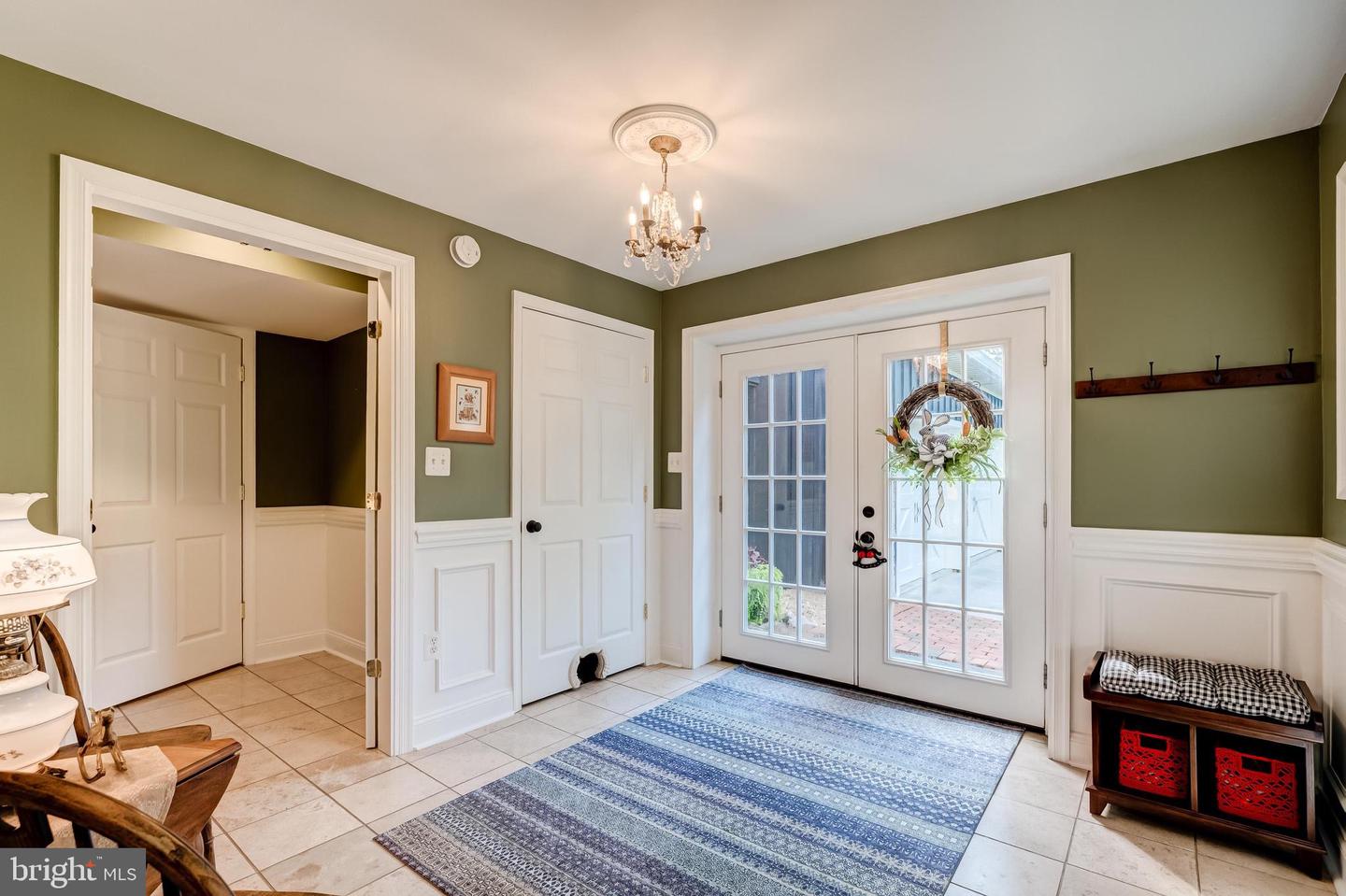 35330 SCOTLAND HEIGHTS RD, ROUND HILL, Virginia 20141, 5 Bedrooms Bedrooms, ,3 BathroomsBathrooms,Residential,For sale,35330 SCOTLAND HEIGHTS RD,VALO2103880 MLS # VALO2103880