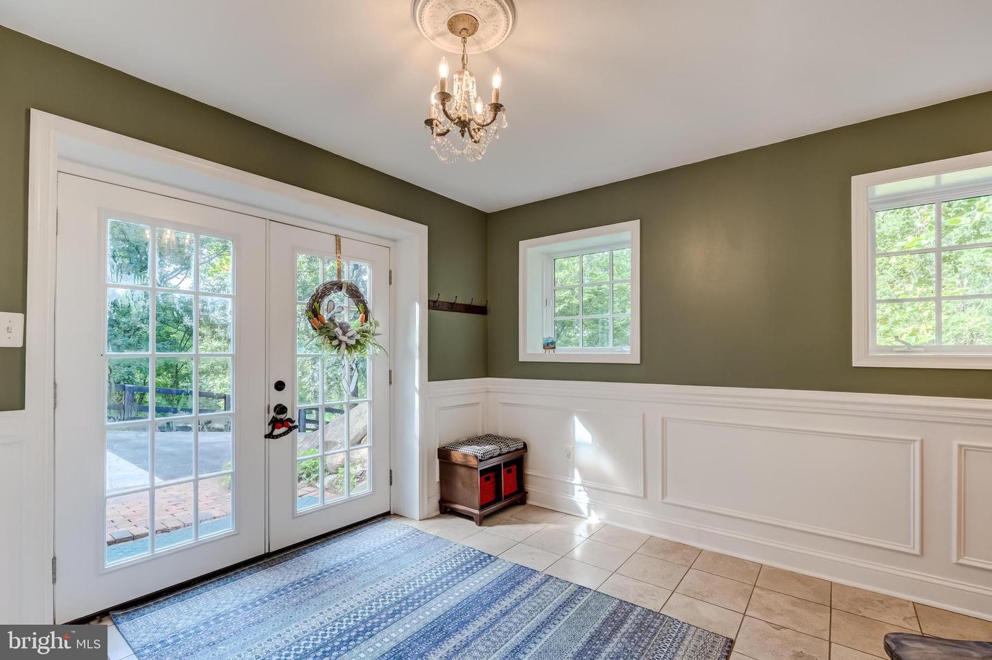 35330 SCOTLAND HEIGHTS RD, ROUND HILL, Virginia 20141, 5 Bedrooms Bedrooms, ,3 BathroomsBathrooms,Residential,For sale,35330 SCOTLAND HEIGHTS RD,VALO2103880 MLS # VALO2103880
