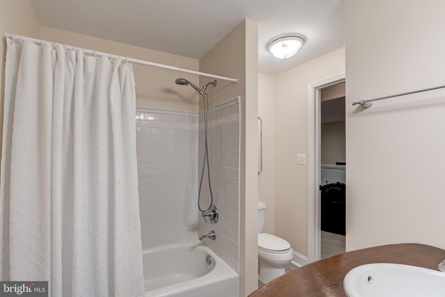 35330 SCOTLAND HEIGHTS RD, ROUND HILL, Virginia 20141, 5 Bedrooms Bedrooms, ,3 BathroomsBathrooms,Residential,For sale,35330 SCOTLAND HEIGHTS RD,VALO2103880 MLS # VALO2103880