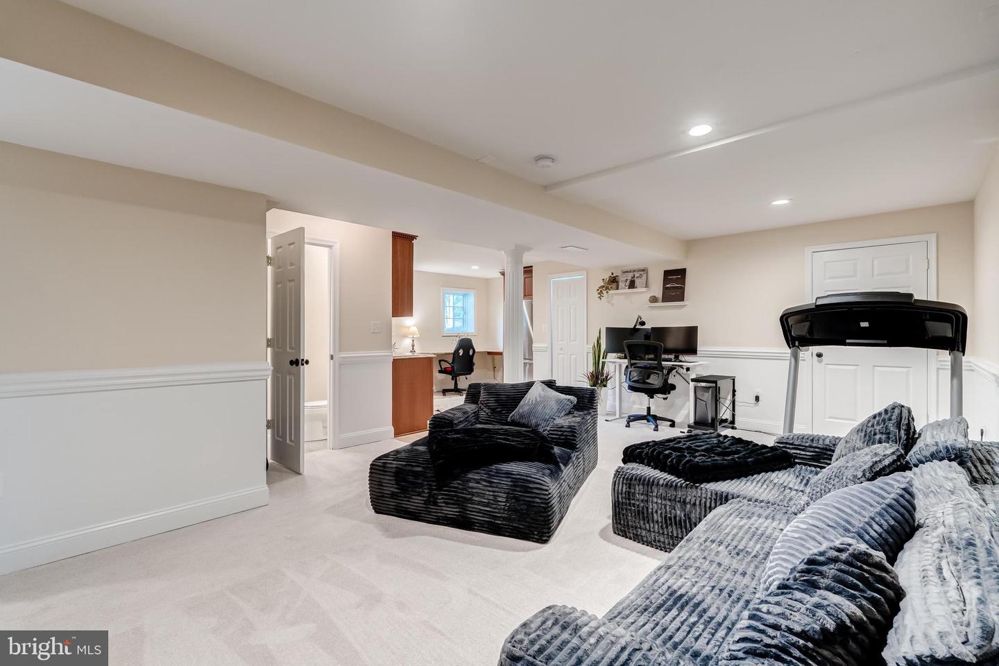 35330 SCOTLAND HEIGHTS RD, ROUND HILL, Virginia 20141, 5 Bedrooms Bedrooms, ,3 BathroomsBathrooms,Residential,For sale,35330 SCOTLAND HEIGHTS RD,VALO2103880 MLS # VALO2103880