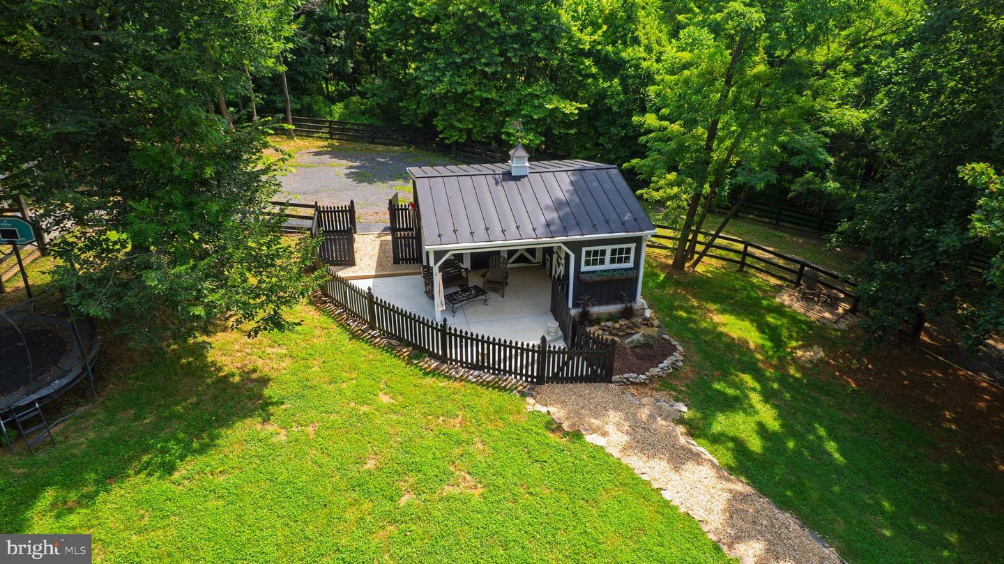 35330 SCOTLAND HEIGHTS RD, ROUND HILL, Virginia 20141, 5 Bedrooms Bedrooms, ,3 BathroomsBathrooms,Residential,For sale,35330 SCOTLAND HEIGHTS RD,VALO2103880 MLS # VALO2103880