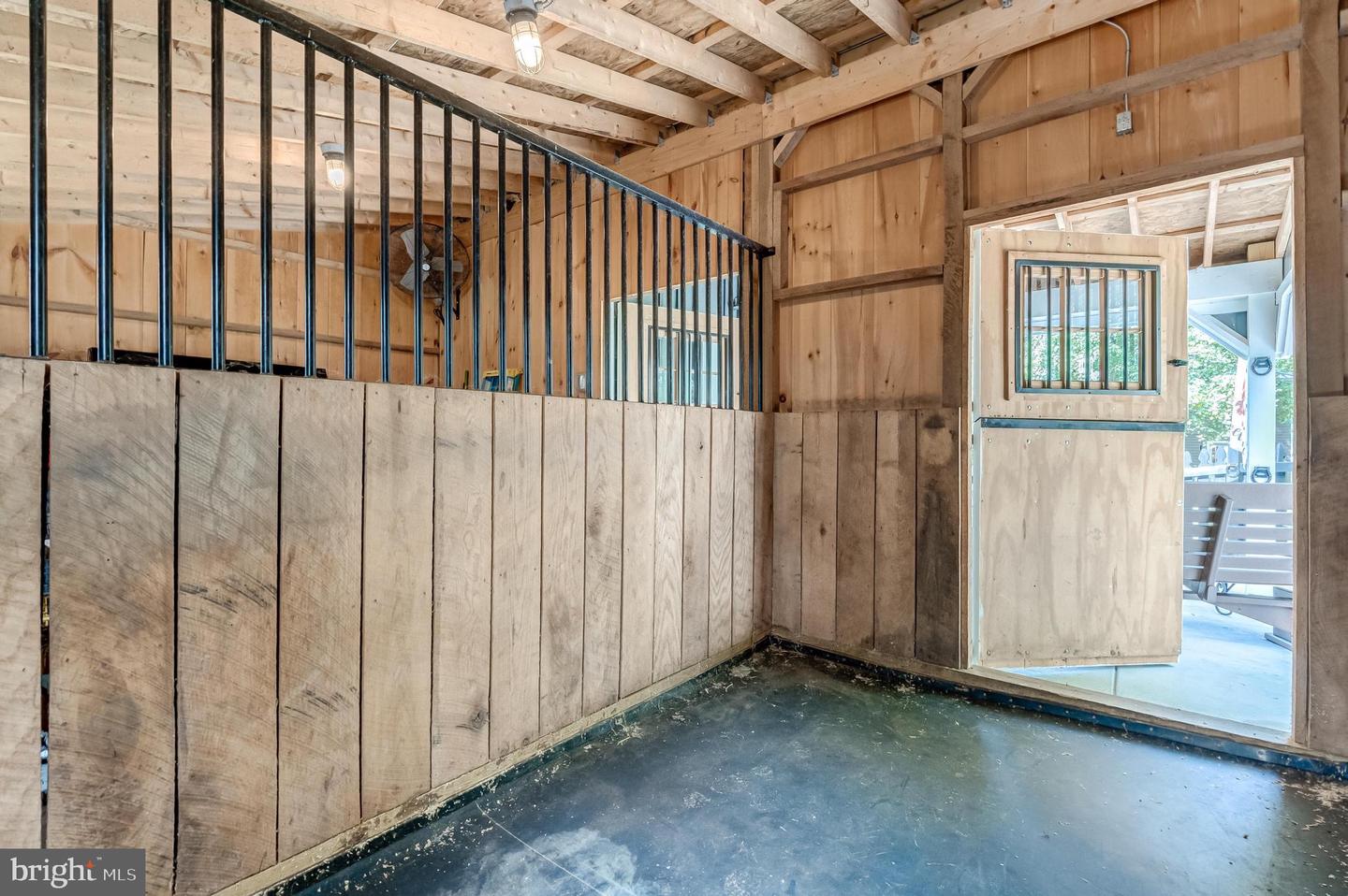 35330 SCOTLAND HEIGHTS RD, ROUND HILL, Virginia 20141, 5 Bedrooms Bedrooms, ,3 BathroomsBathrooms,Residential,For sale,35330 SCOTLAND HEIGHTS RD,VALO2103880 MLS # VALO2103880