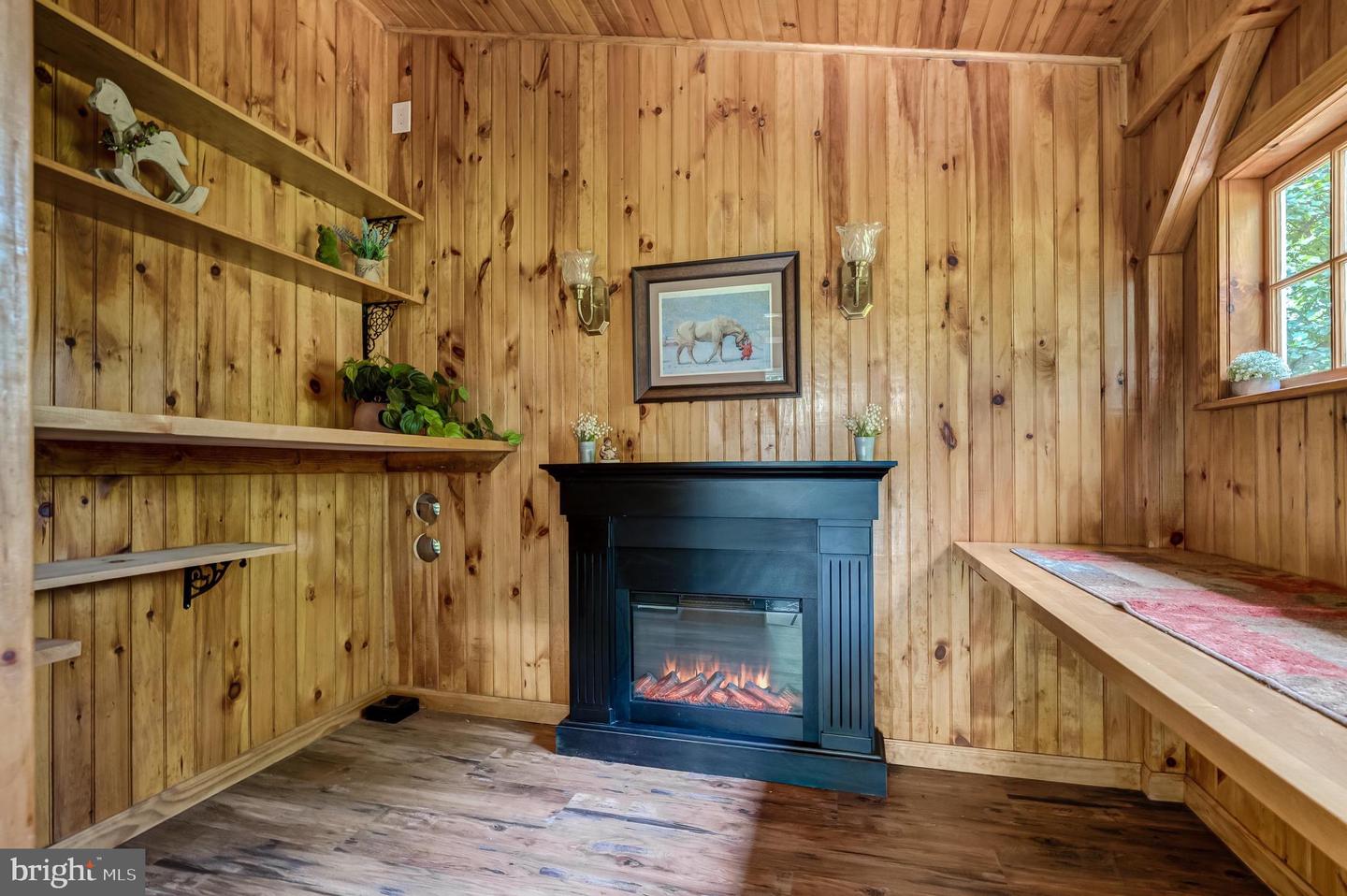 35330 SCOTLAND HEIGHTS RD, ROUND HILL, Virginia 20141, 5 Bedrooms Bedrooms, ,3 BathroomsBathrooms,Residential,For sale,35330 SCOTLAND HEIGHTS RD,VALO2103880 MLS # VALO2103880