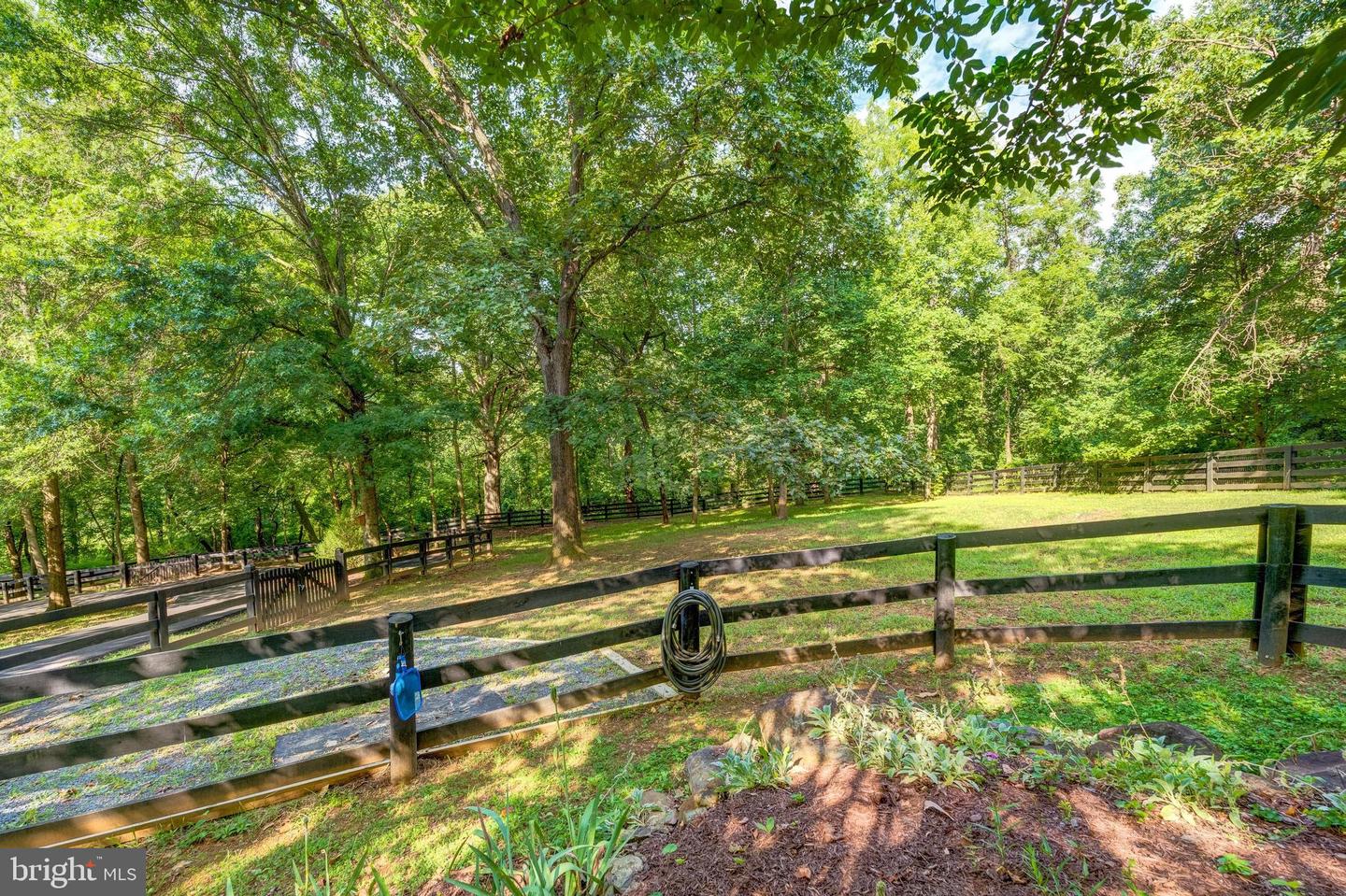 35330 SCOTLAND HEIGHTS RD, ROUND HILL, Virginia 20141, 5 Bedrooms Bedrooms, ,3 BathroomsBathrooms,Residential,For sale,35330 SCOTLAND HEIGHTS RD,VALO2103880 MLS # VALO2103880