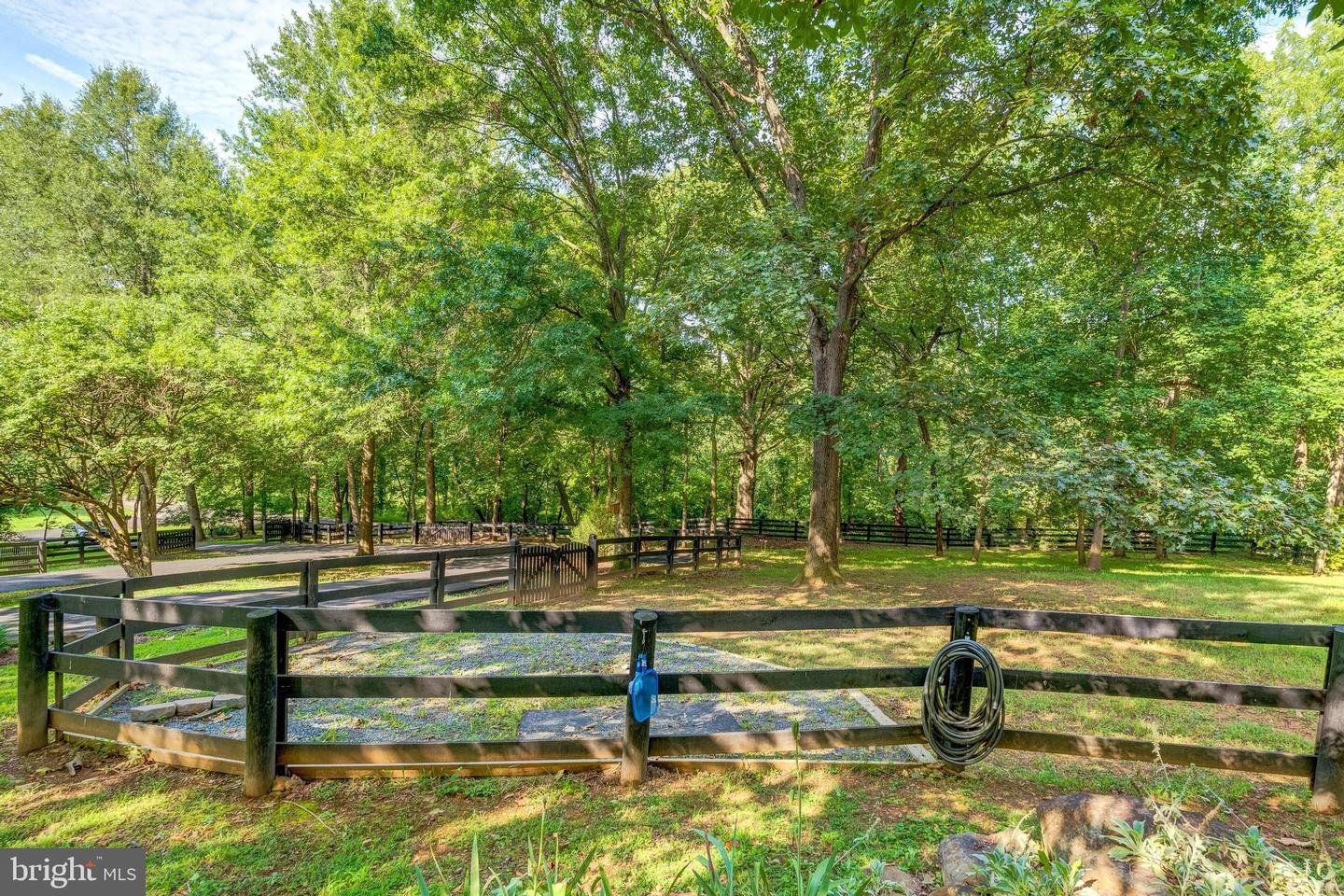 35330 SCOTLAND HEIGHTS RD, ROUND HILL, Virginia 20141, 5 Bedrooms Bedrooms, ,3 BathroomsBathrooms,Residential,For sale,35330 SCOTLAND HEIGHTS RD,VALO2103880 MLS # VALO2103880