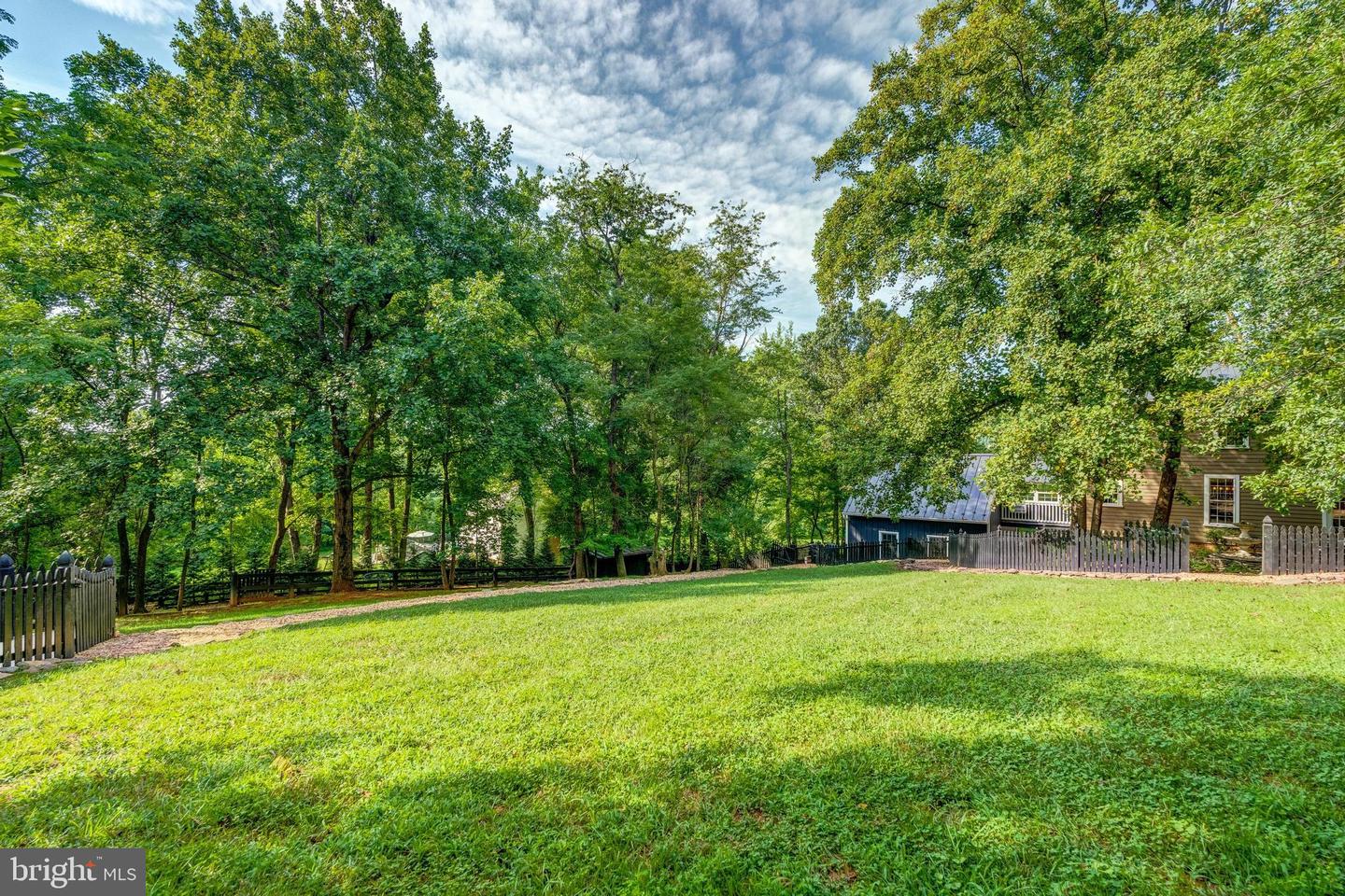 35330 SCOTLAND HEIGHTS RD, ROUND HILL, Virginia 20141, 5 Bedrooms Bedrooms, ,3 BathroomsBathrooms,Residential,For sale,35330 SCOTLAND HEIGHTS RD,VALO2103880 MLS # VALO2103880