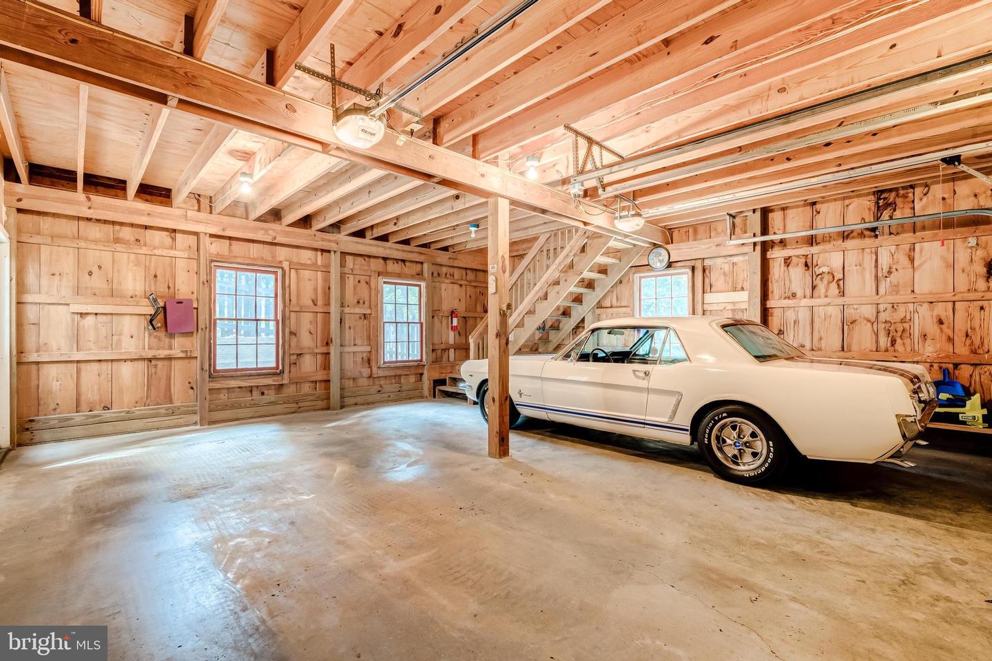 35330 SCOTLAND HEIGHTS RD, ROUND HILL, Virginia 20141, 5 Bedrooms Bedrooms, ,3 BathroomsBathrooms,Residential,For sale,35330 SCOTLAND HEIGHTS RD,VALO2103880 MLS # VALO2103880