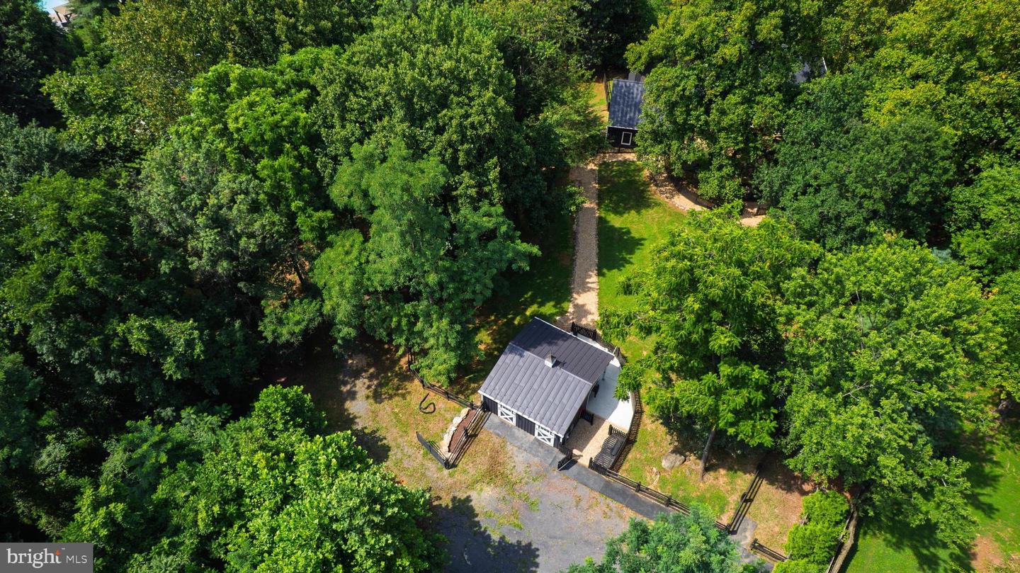 35330 SCOTLAND HEIGHTS RD, ROUND HILL, Virginia 20141, 5 Bedrooms Bedrooms, ,3 BathroomsBathrooms,Residential,For sale,35330 SCOTLAND HEIGHTS RD,VALO2103880 MLS # VALO2103880