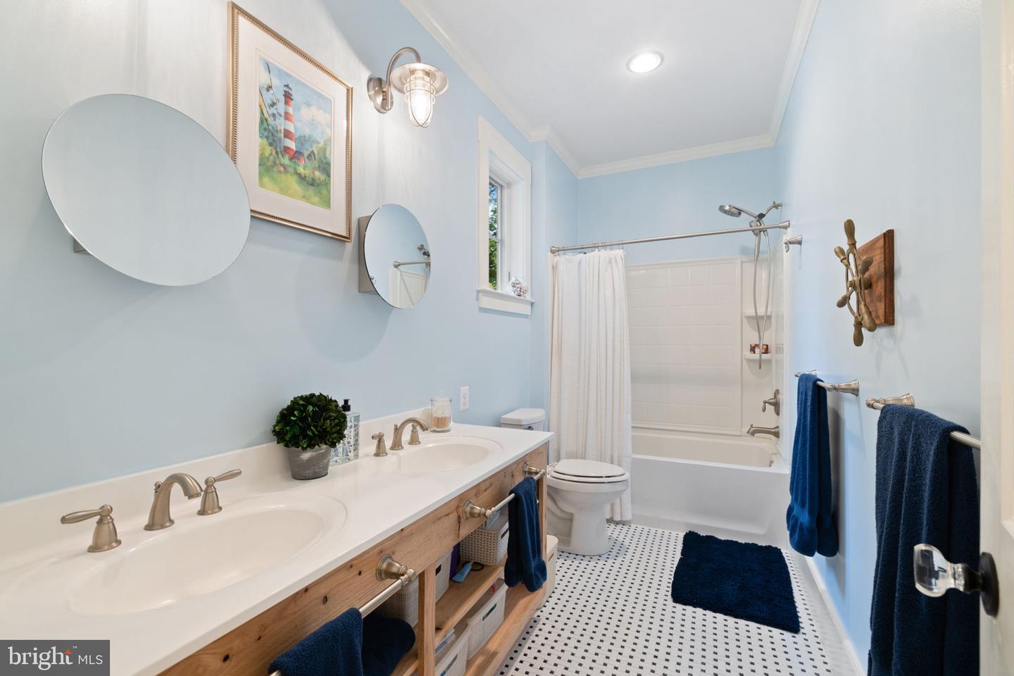 6282 COVINGTON LN, MIDDLEBURG, Virginia 20117, 4 Bedrooms Bedrooms, ,3 BathroomsBathrooms,Residential,For sale,6282 COVINGTON LN,VAFQ2017832 MLS # VAFQ2017832