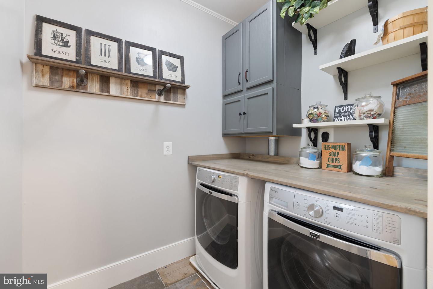 6282 COVINGTON LN, MIDDLEBURG, Virginia 20117, 4 Bedrooms Bedrooms, ,3 BathroomsBathrooms,Residential,For sale,6282 COVINGTON LN,VAFQ2017832 MLS # VAFQ2017832