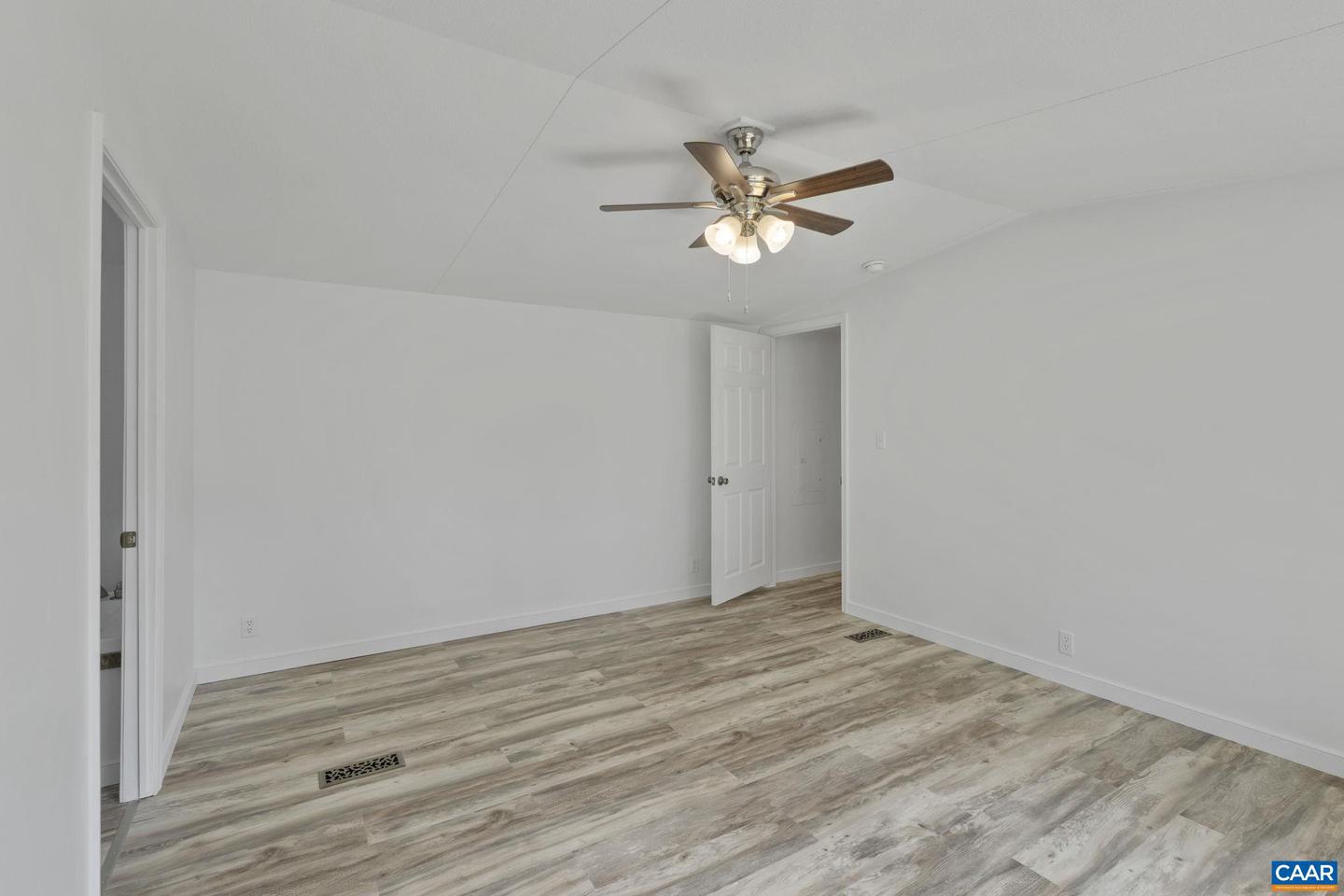 8038&8040 BLENHEIM RD, SCOTTSVILLE, Virginia 24590, 4 Bedrooms Bedrooms, ,2 BathroomsBathrooms,Residential,For sale,8038&8040 BLENHEIM RD,667508 MLS # 667508