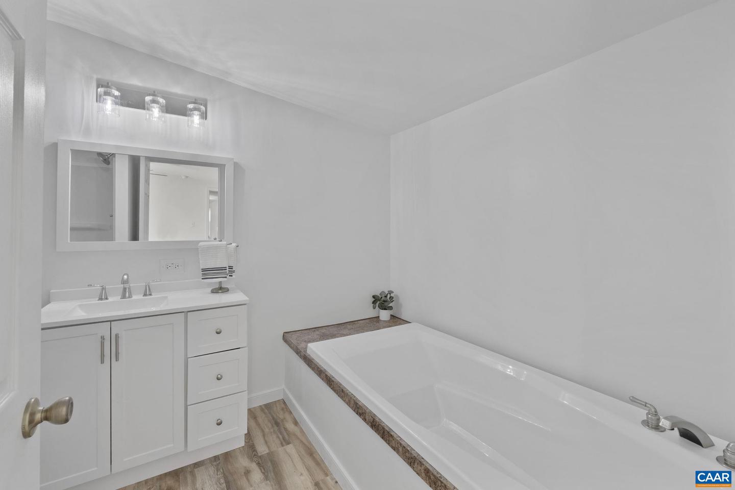 8038&8040 BLENHEIM RD, SCOTTSVILLE, Virginia 24590, 4 Bedrooms Bedrooms, ,2 BathroomsBathrooms,Residential,For sale,8038&8040 BLENHEIM RD,667508 MLS # 667508