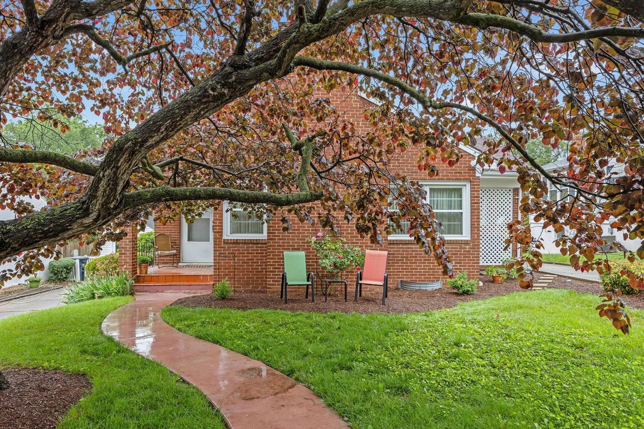 1435 BLUESTONE ST, HARRISONBURG, Virginia 22801, 2 Bedrooms Bedrooms, ,1 BathroomBathrooms,Residential,1435 BLUESTONE ST,665175 MLS # 665175