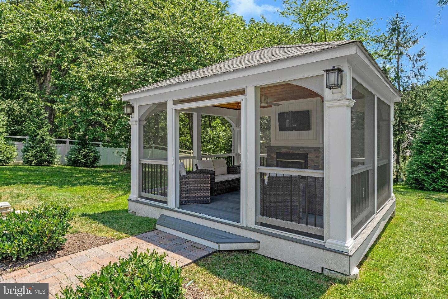 7315 WESTERLY LN, MCLEAN, Virginia 22101, 6 Bedrooms Bedrooms, ,4 BathroomsBathrooms,Residential,For sale,7315 WESTERLY LN,VAFX2234560 MLS # VAFX2234560